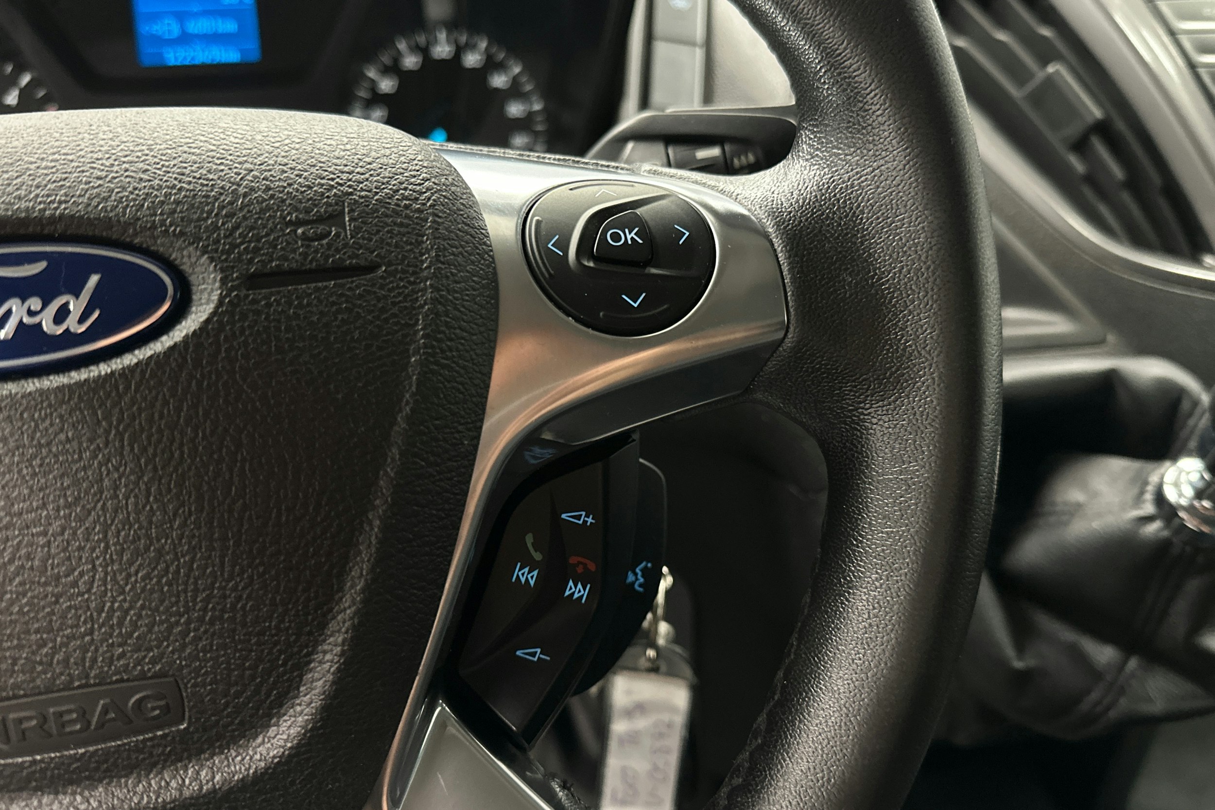musta Ford Transit Custom 2016 kuva 12.