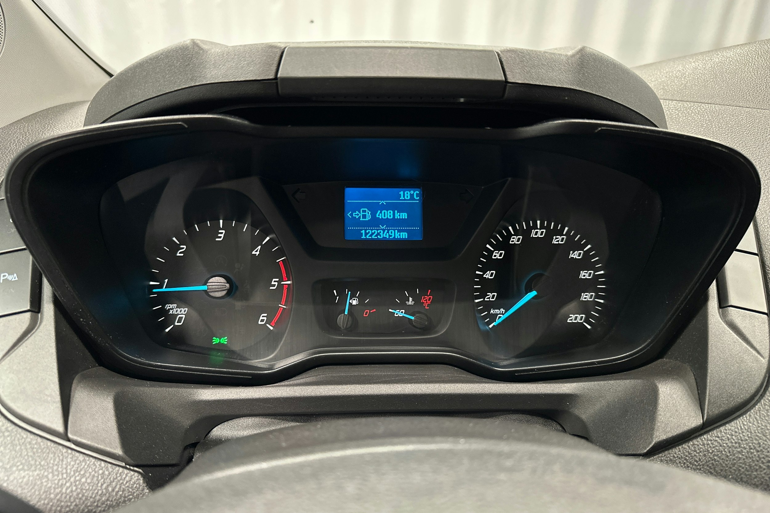 musta Ford Transit Custom 2016 kuva 13.