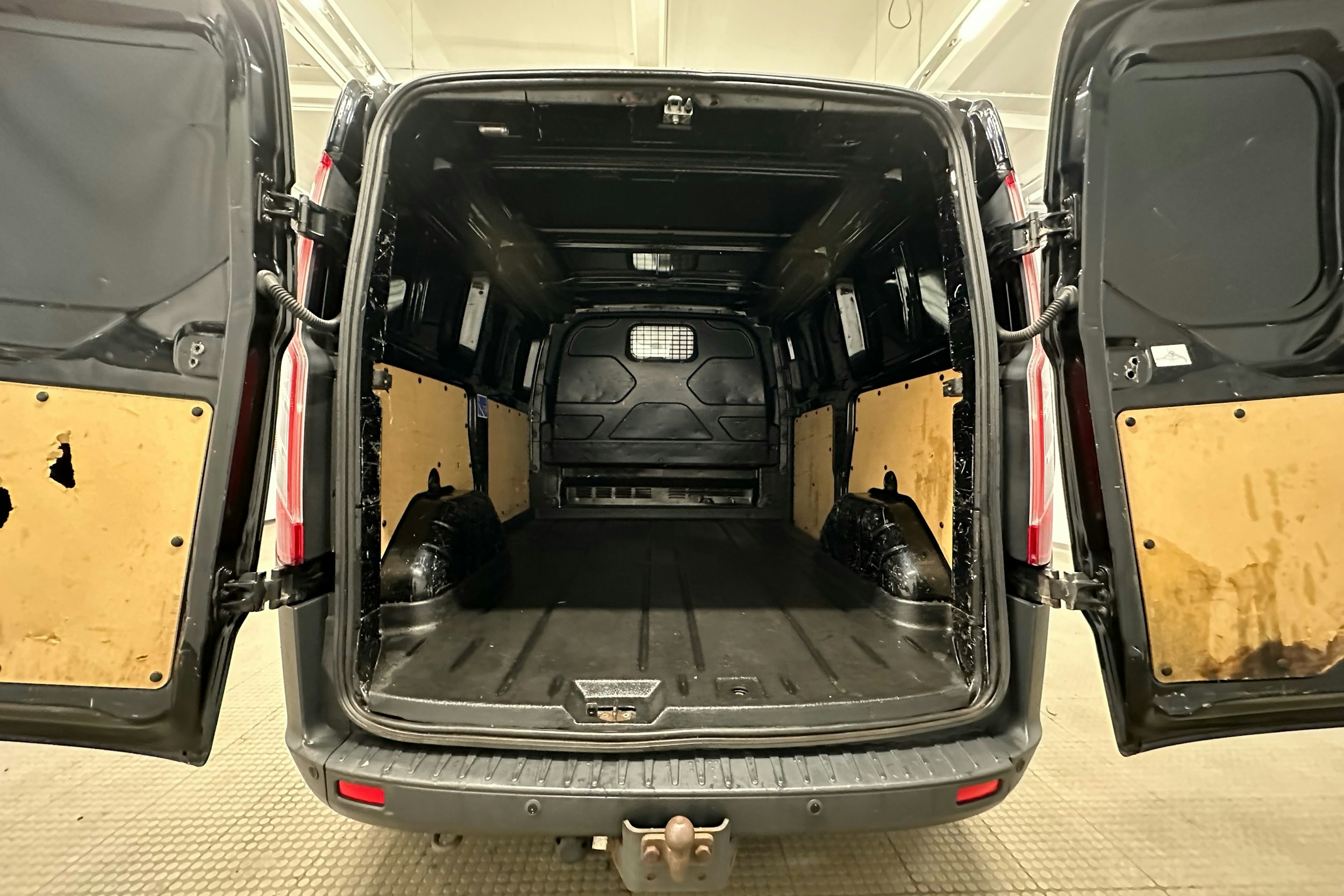 musta Ford Transit Custom 2016 kuva 19.