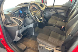 punainen Ford Transit Custom 2016 kuva 3.