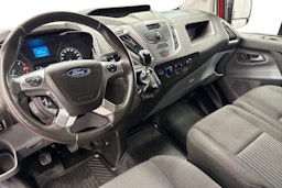 Punainen Ford Transit Custom 2016 kuva 9.