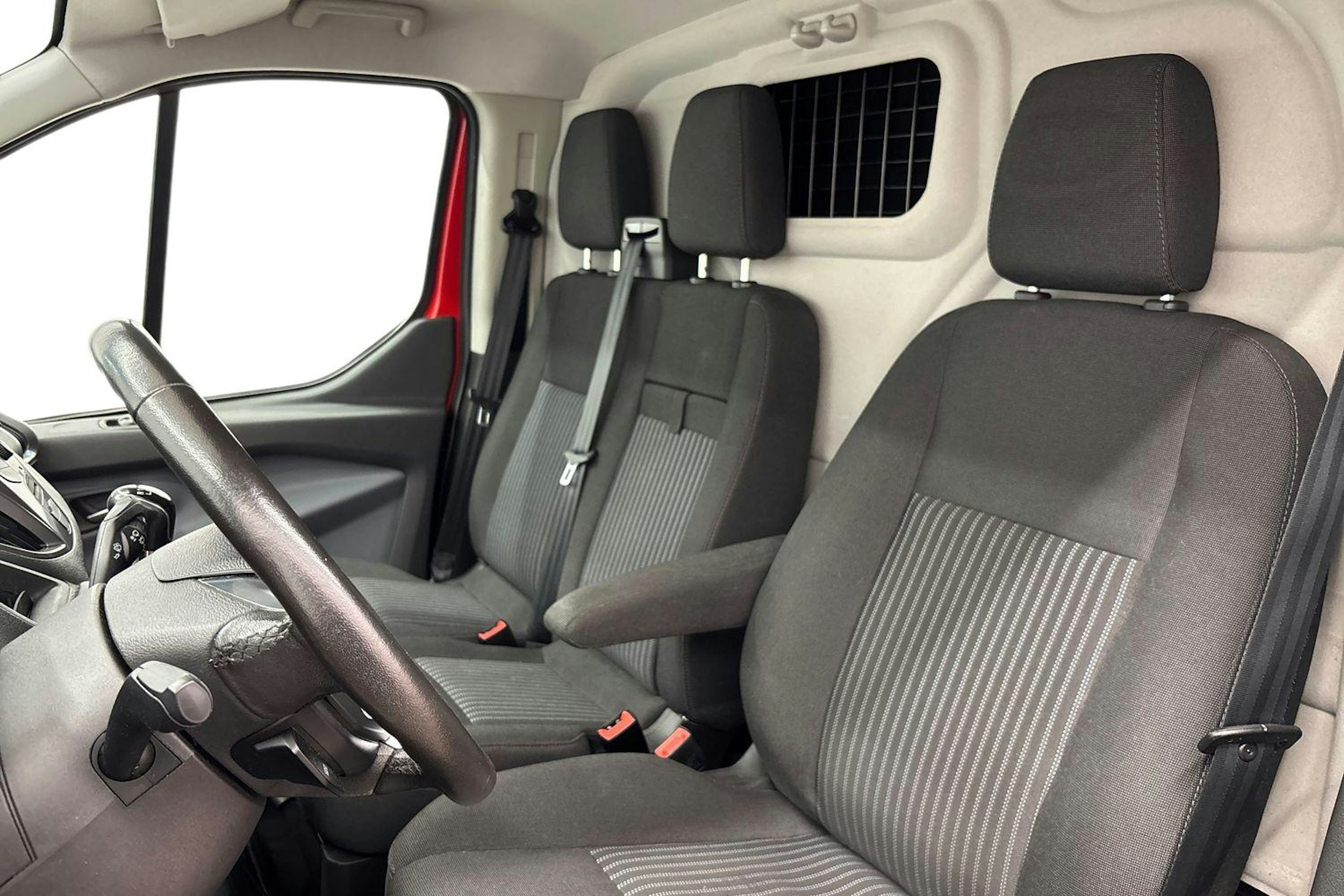 Punainen Ford Transit Custom 2016 kuva 10.