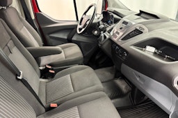 Punainen Ford Transit Custom 2016 kuva 13.