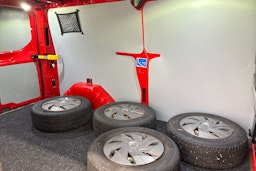 Punainen Ford Transit Custom 2016 kuva 15.