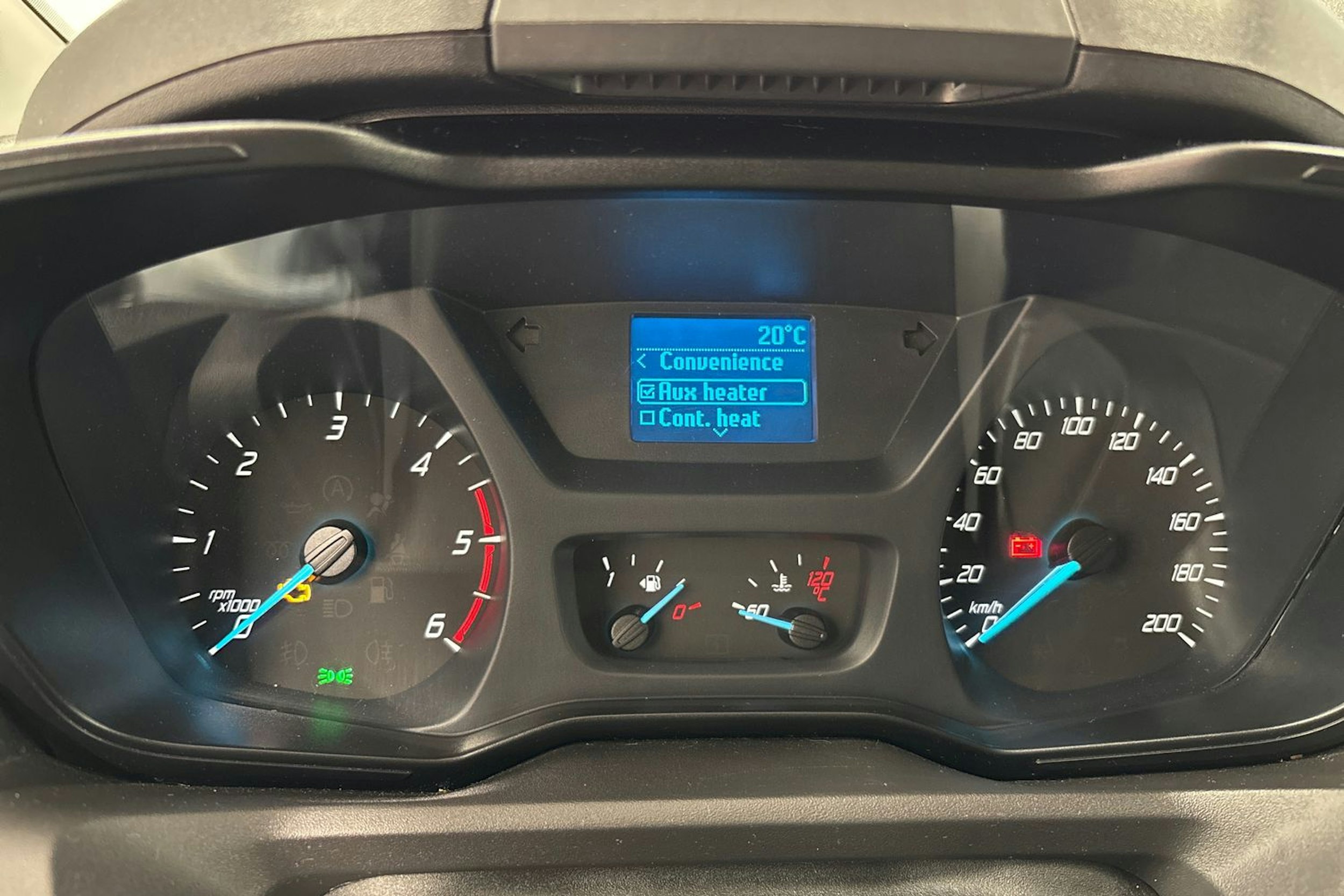 Punainen Ford Transit Custom 2016 kuva 19.