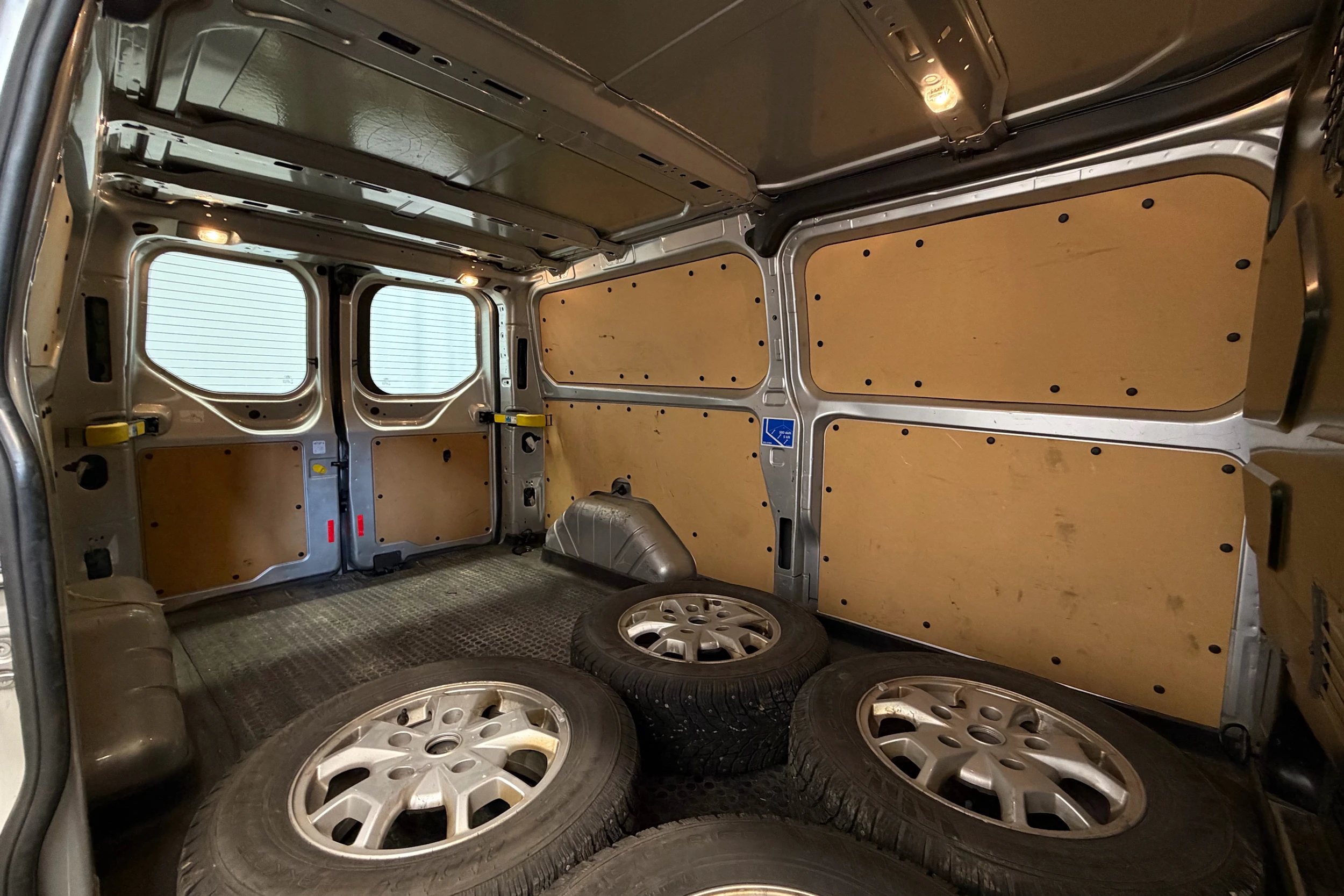 harmaa Ford Transit Custom 2016 kuva 11.
