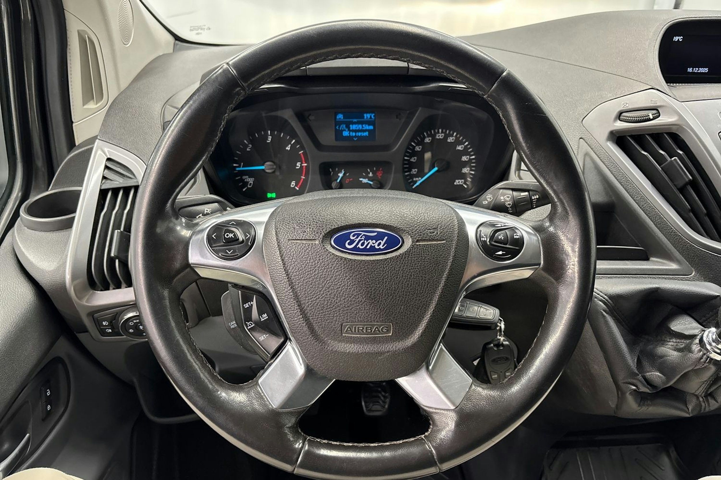 harmaa Ford Transit Custom 2017 kuva 23.