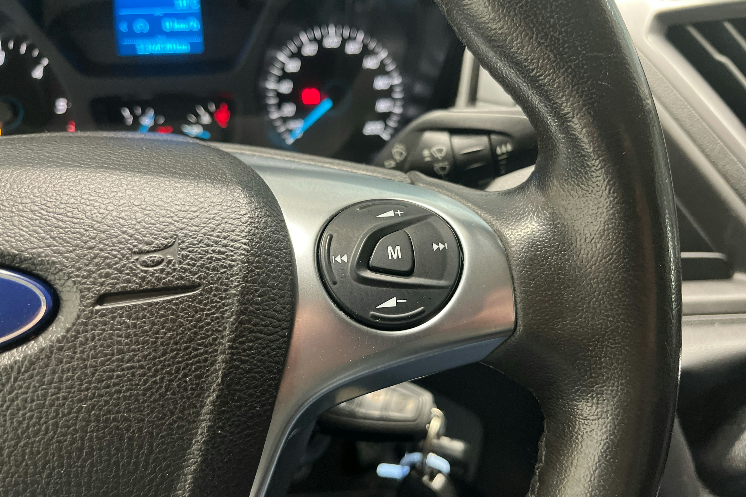 Valkoinen Ford Transit Custom 2017 kuva 12.