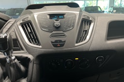 Valkoinen Ford Transit Custom 2017 kuva 13.