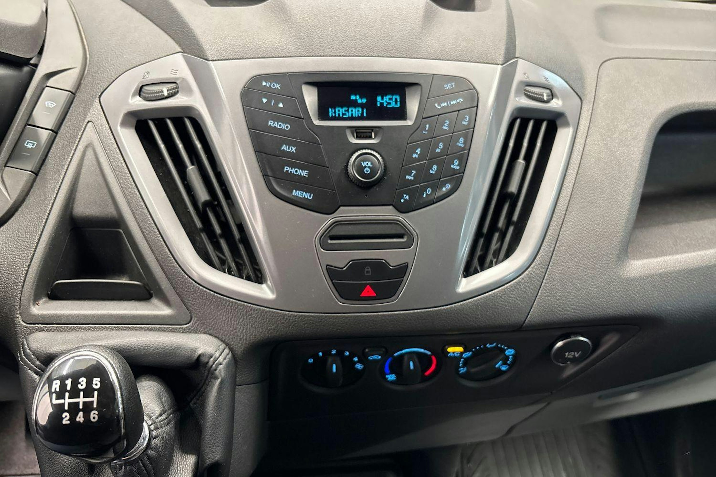 valkoinen Ford Transit Custom 2017 kuva 9.