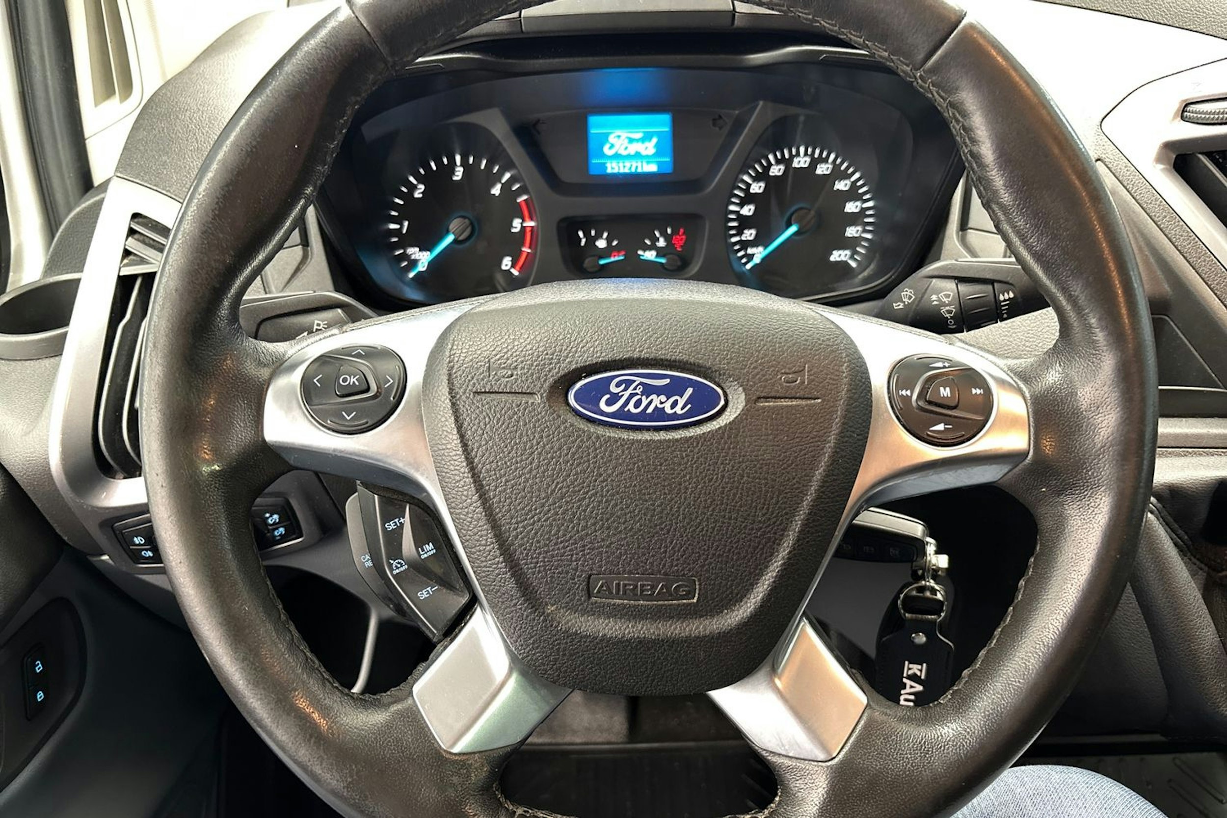 valkoinen Ford Transit Custom 2017 kuva 16.