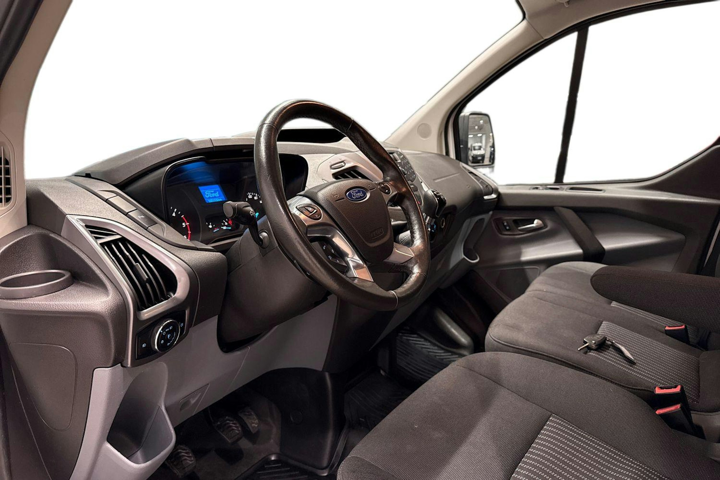 valkoinen Ford Transit Custom 2017 kuva 7.