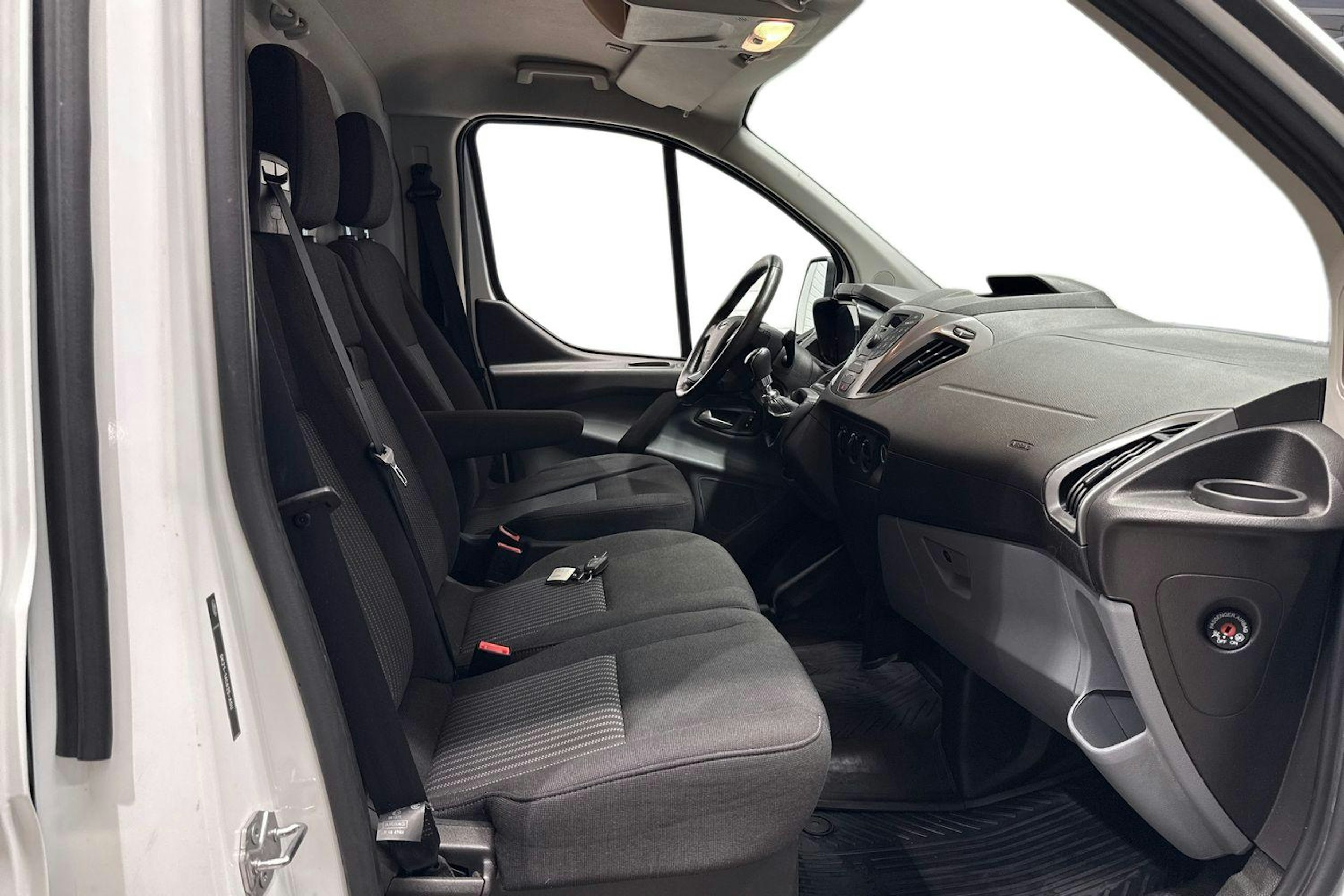 valkoinen Ford Transit Custom 2017 kuva 10.
