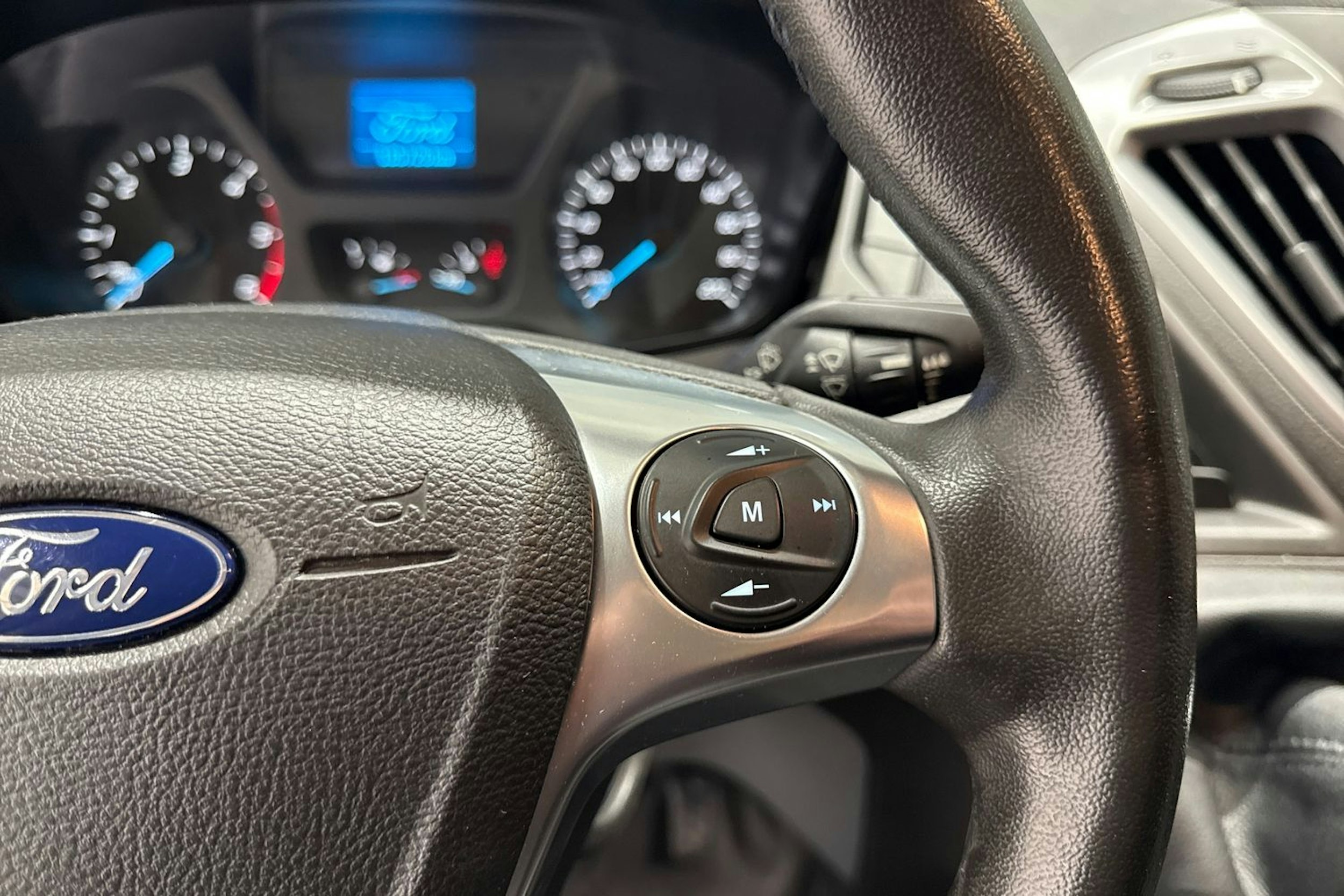 valkoinen Ford Transit Custom 2017 kuva 19.
