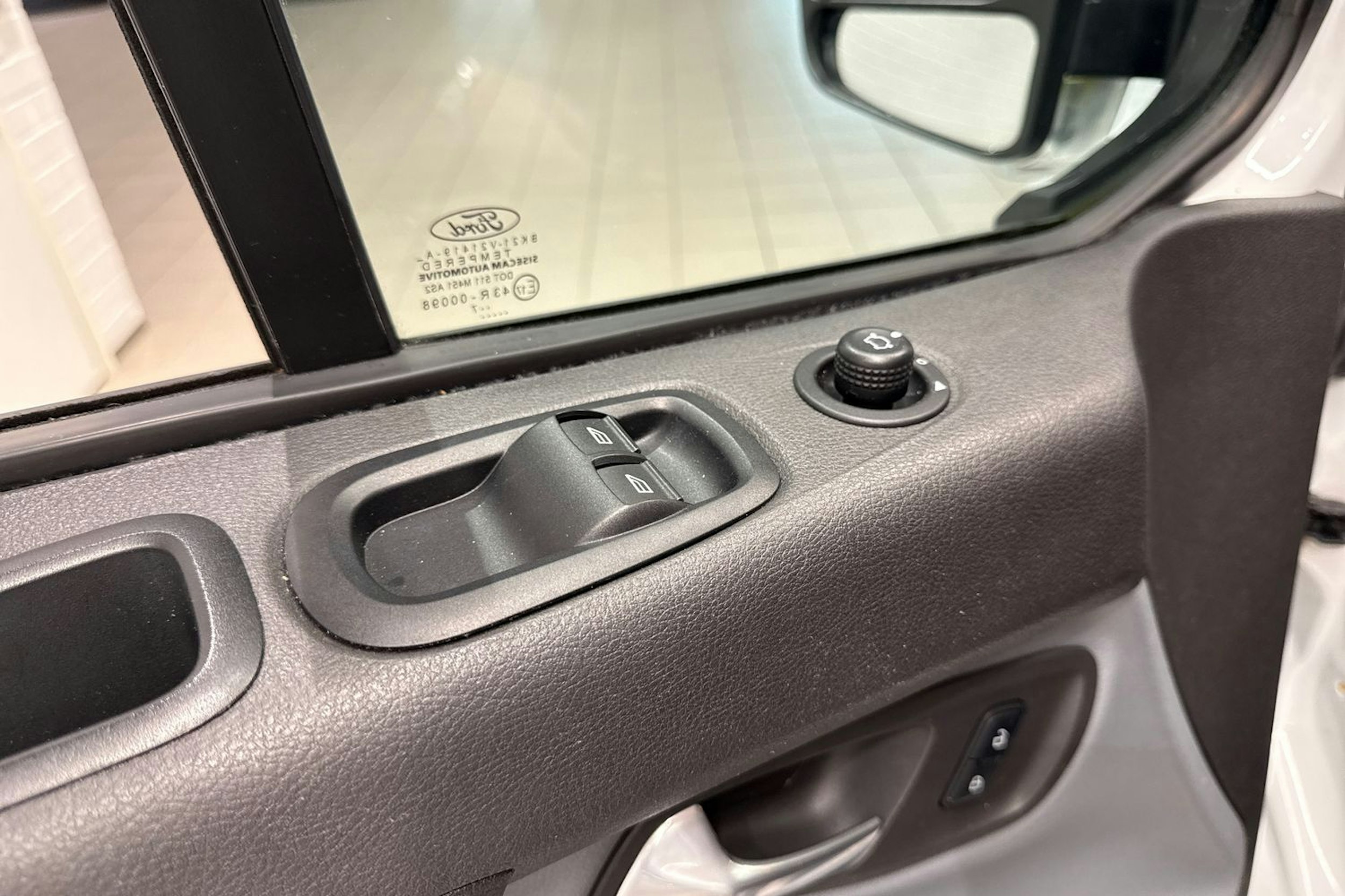 valkoinen Ford Transit Custom 2017 kuva 21.