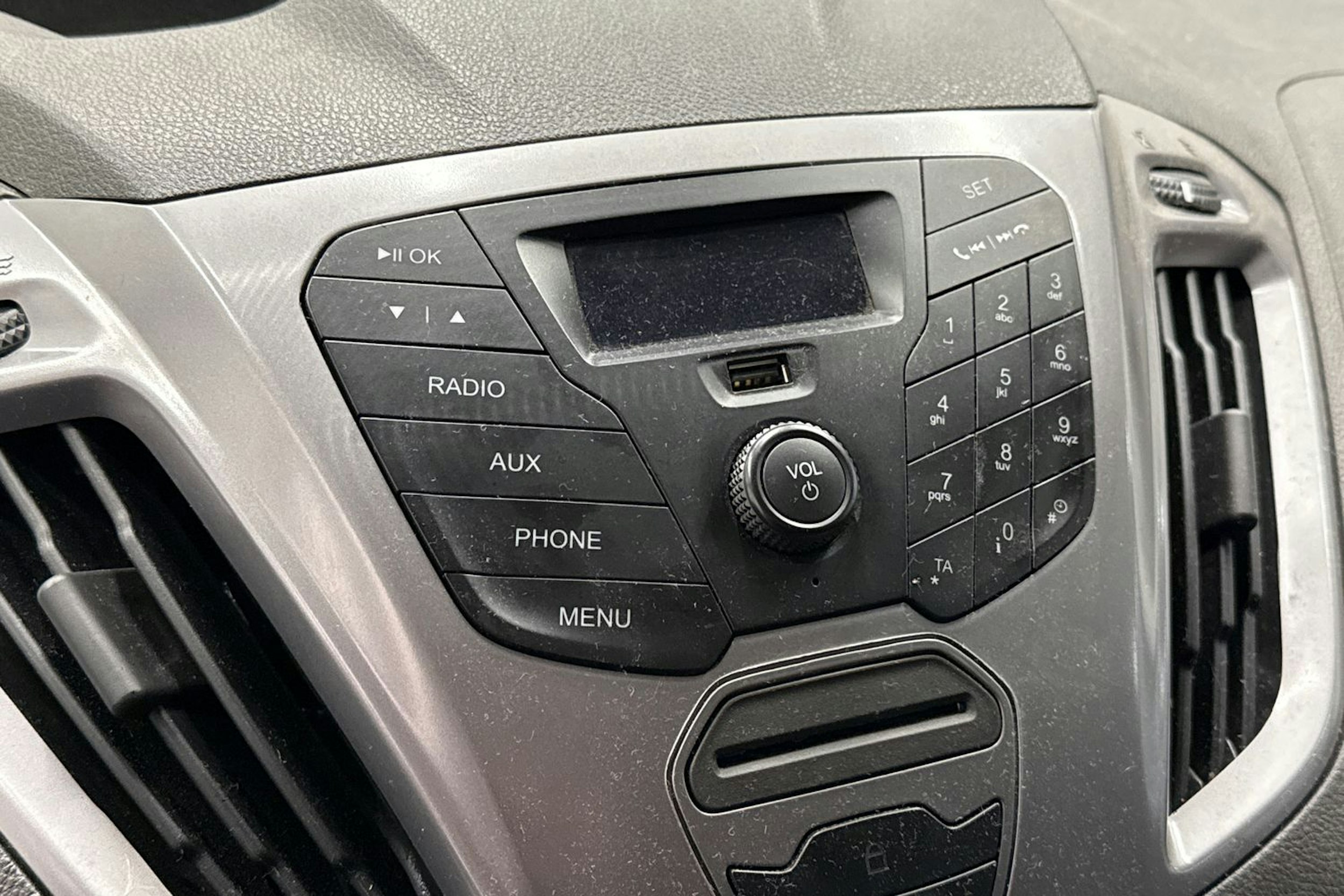 met. hopea Ford Transit Custom 2017 kuva 24.