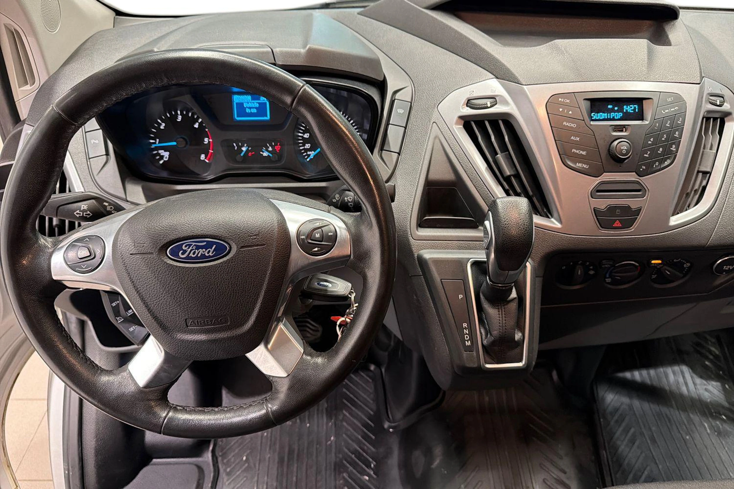 Harmaa Ford Transit Custom 2017 kuva 9.