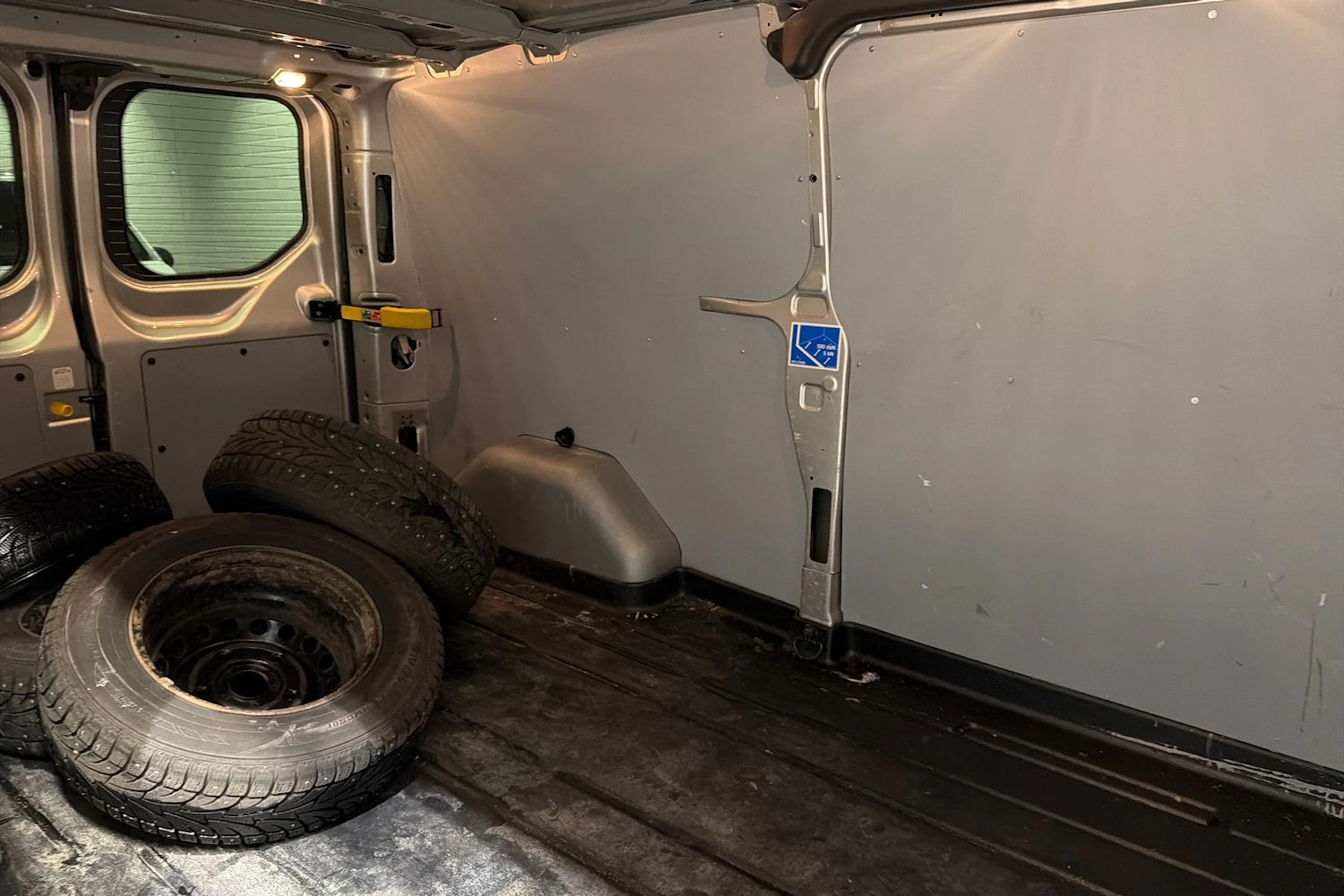 Harmaa Ford Transit Custom 2017 kuva 26.