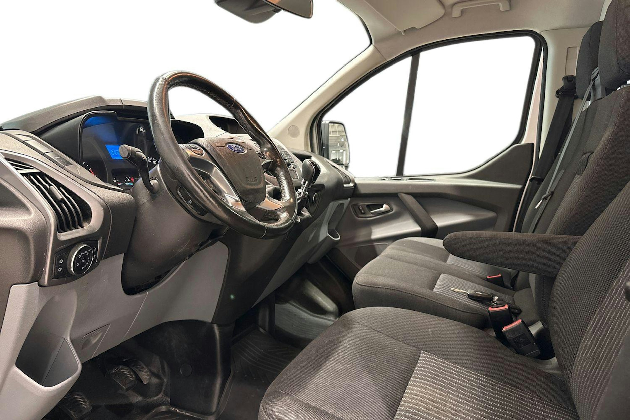 Harmaa Ford Transit Custom 2017 kuva 7.