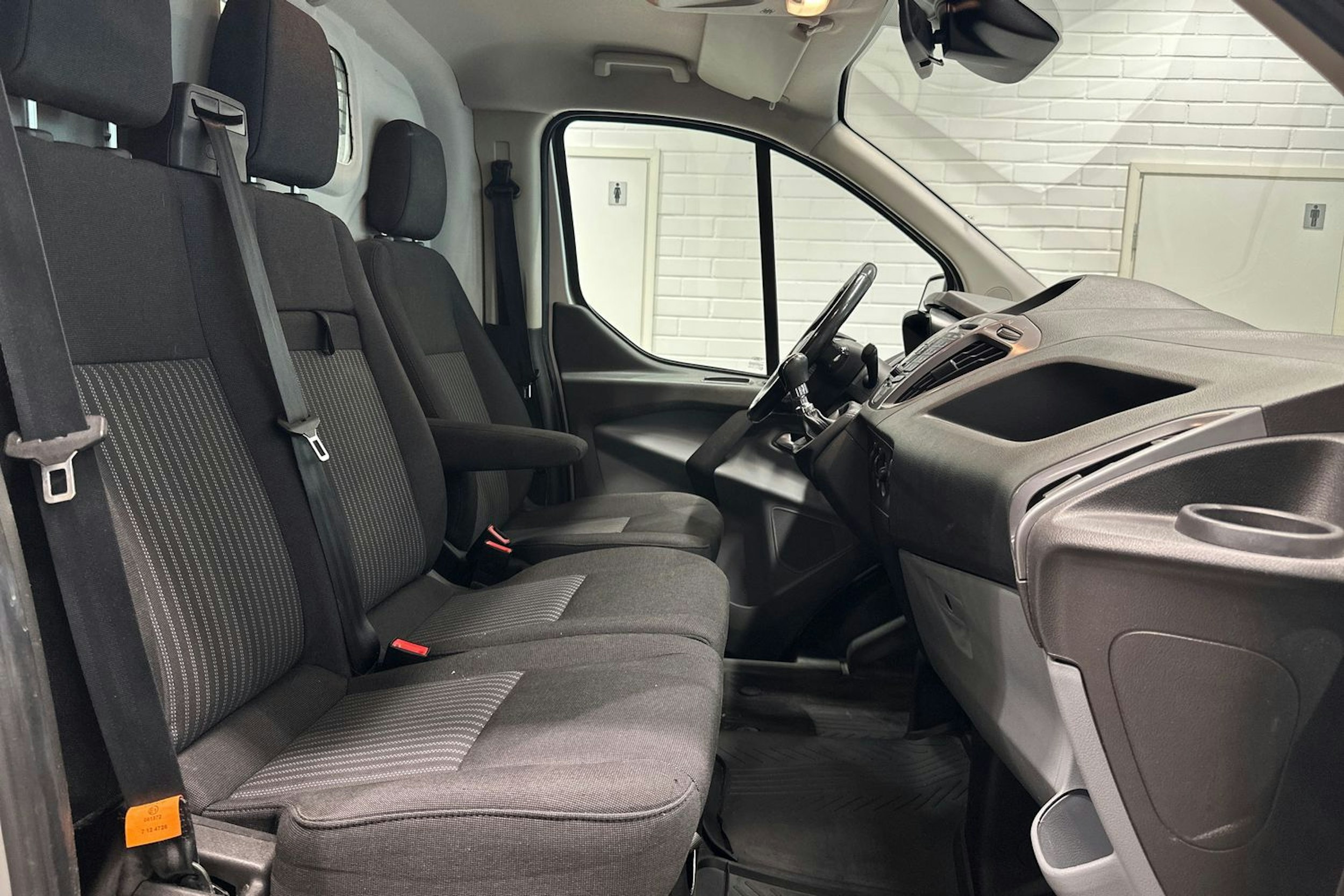 Harmaa Ford Transit Custom 2017 kuva 26.