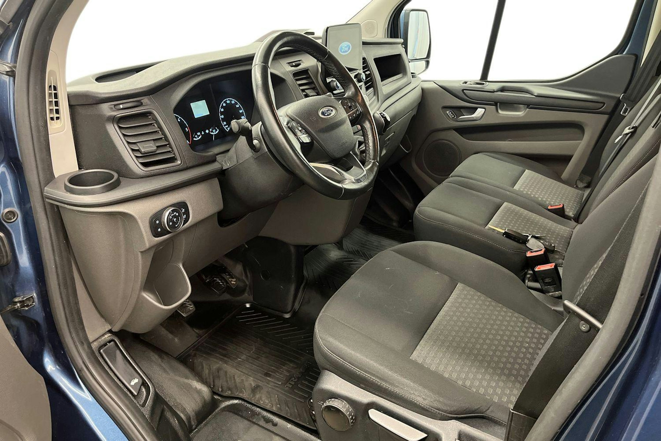 Sininen Ford Transit Custom 2018 kuva 7.