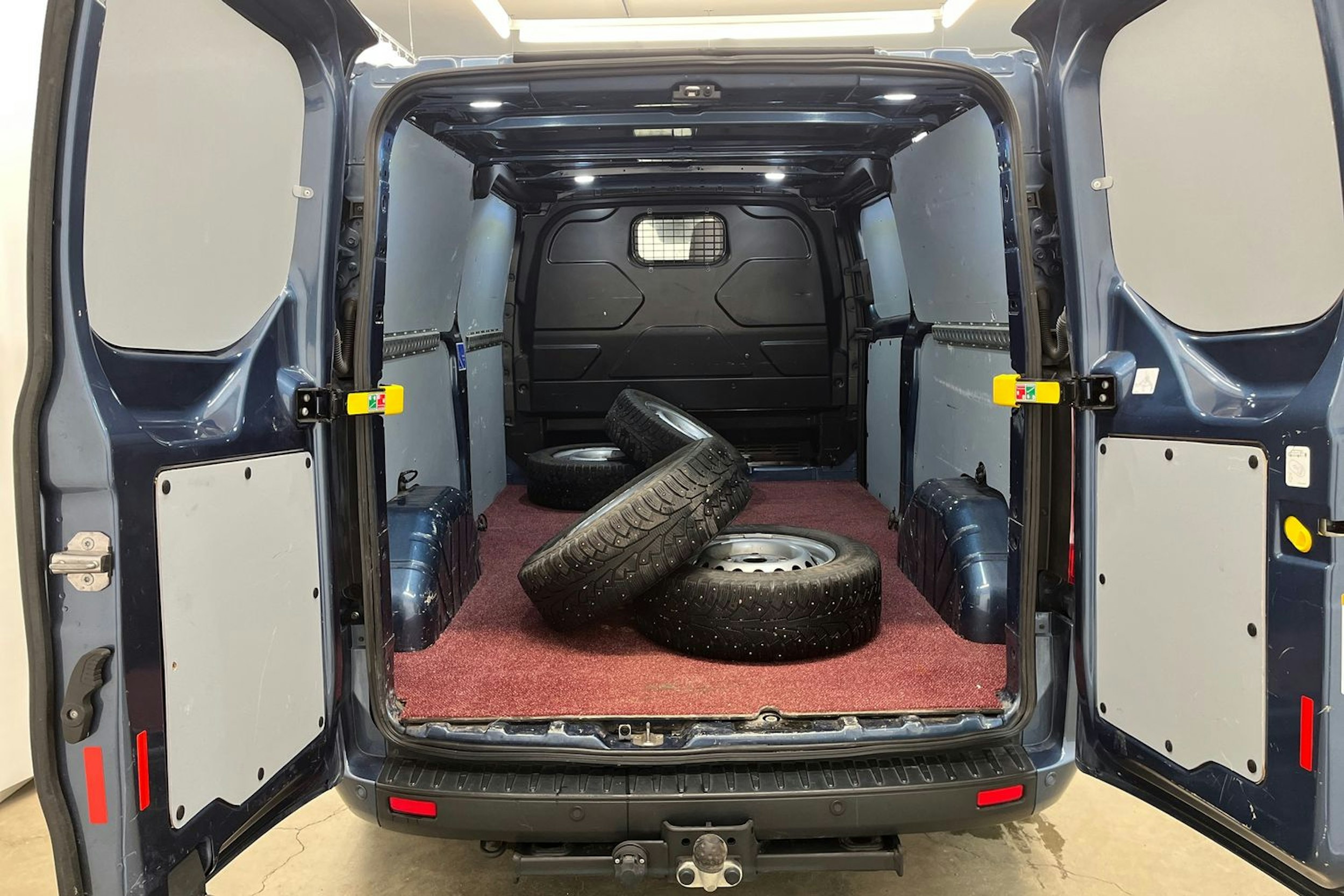 Sininen Ford Transit Custom 2018 kuva 14.
