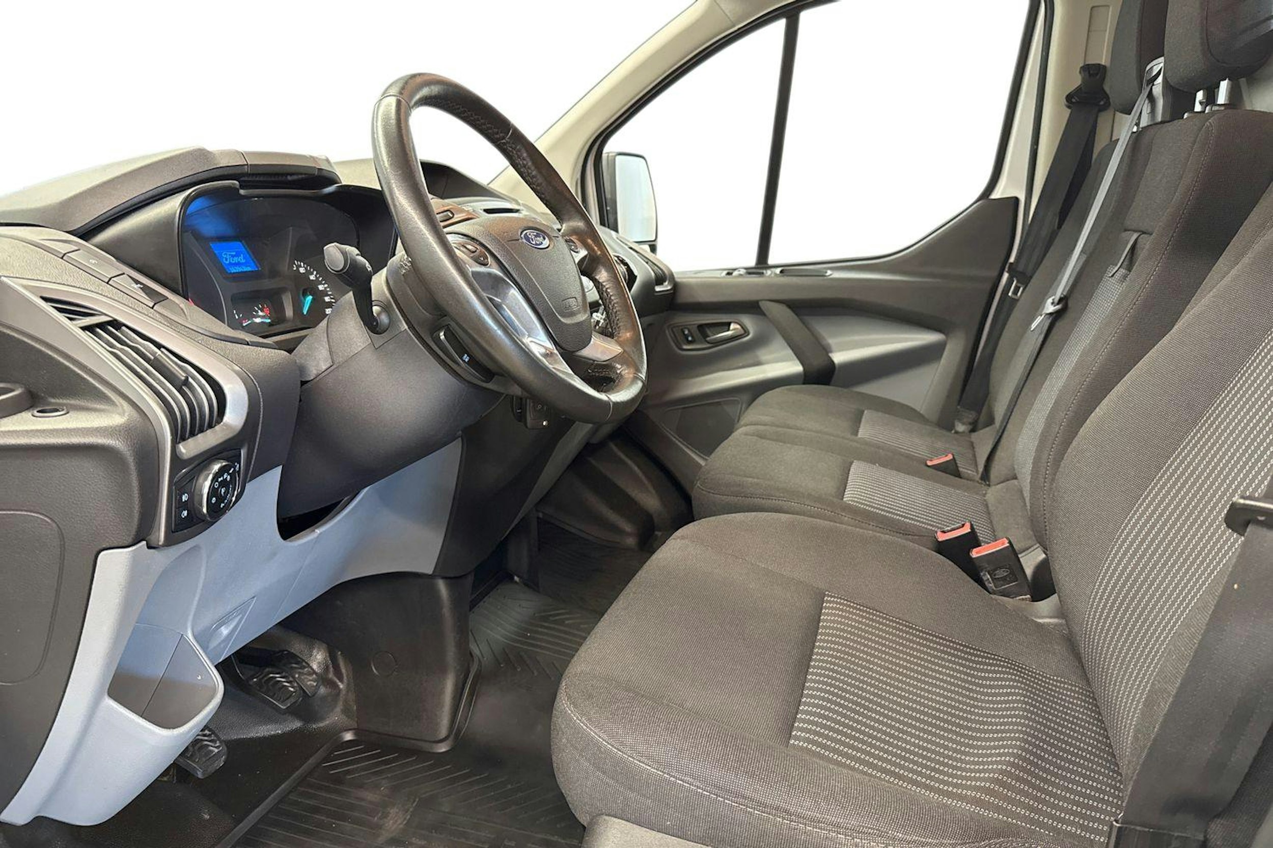 valkoinen Ford Transit Custom 2018 kuva 6.