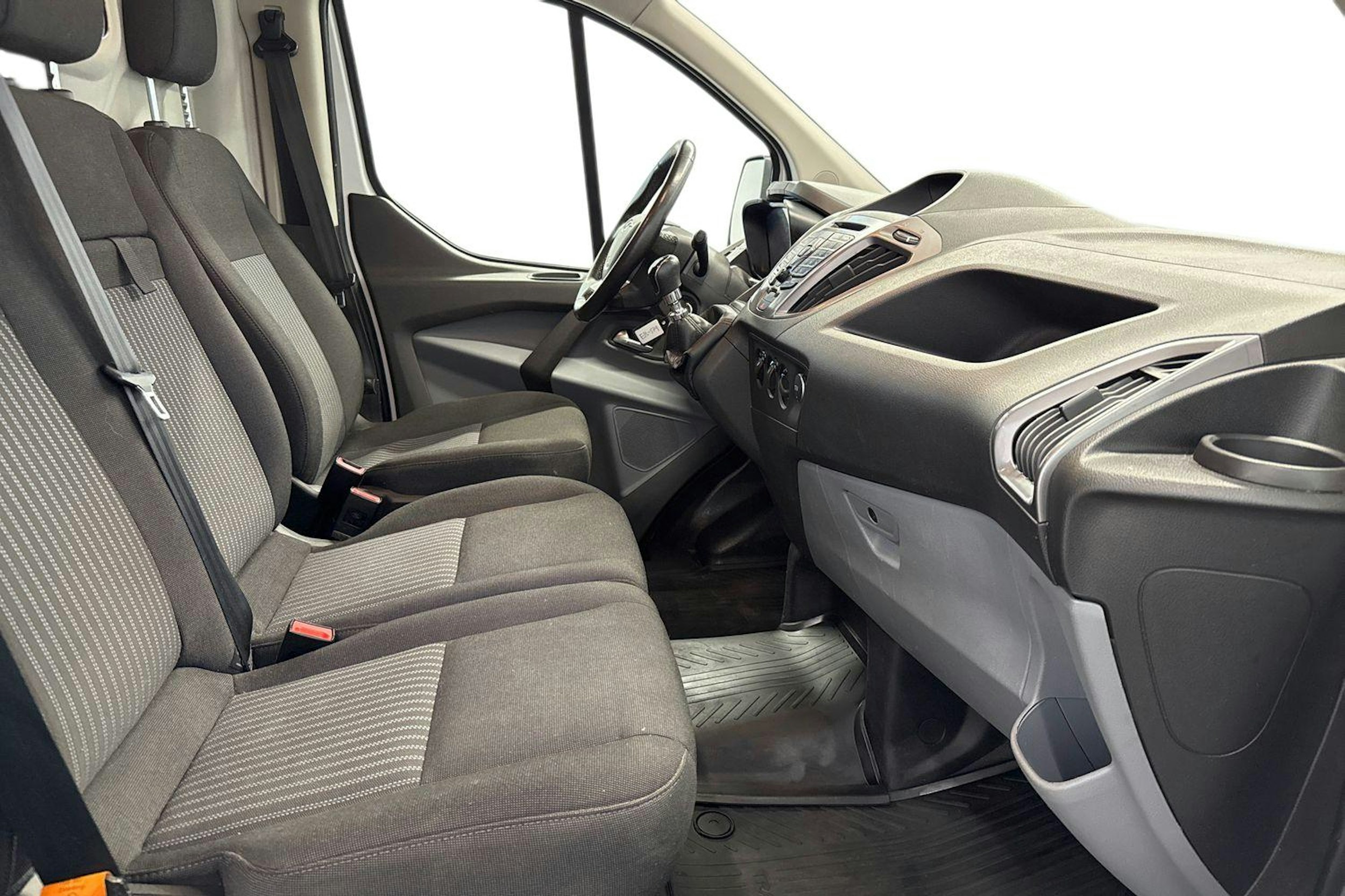 valkoinen Ford Transit Custom 2018 kuva 7.