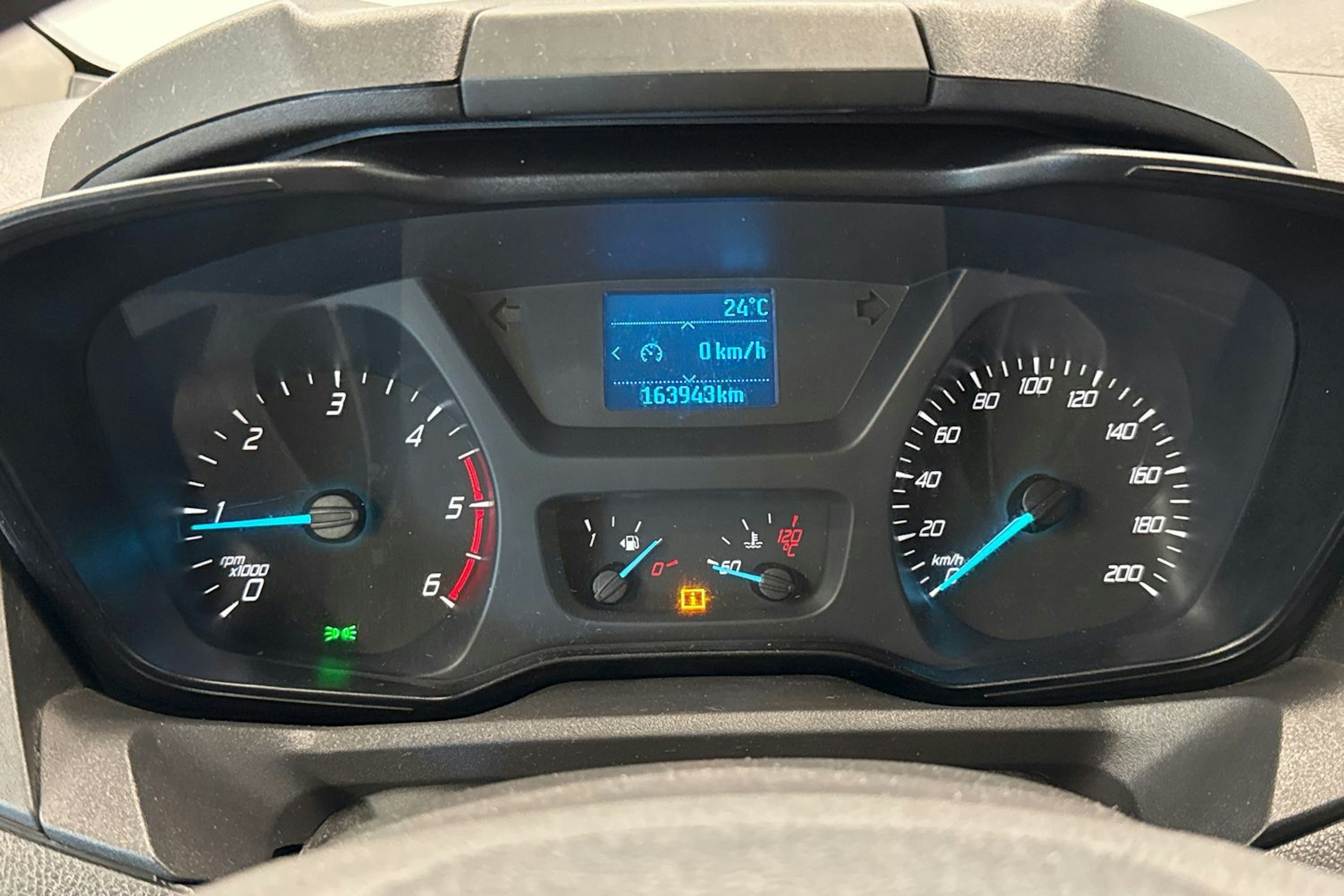 valkoinen Ford Transit Custom 2018 kuva 13.
