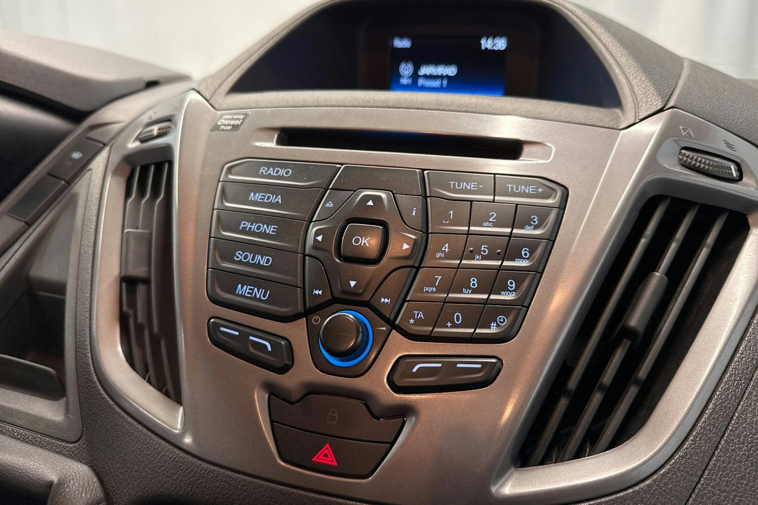 valkoinen Ford Transit Custom 2018 kuva 17.