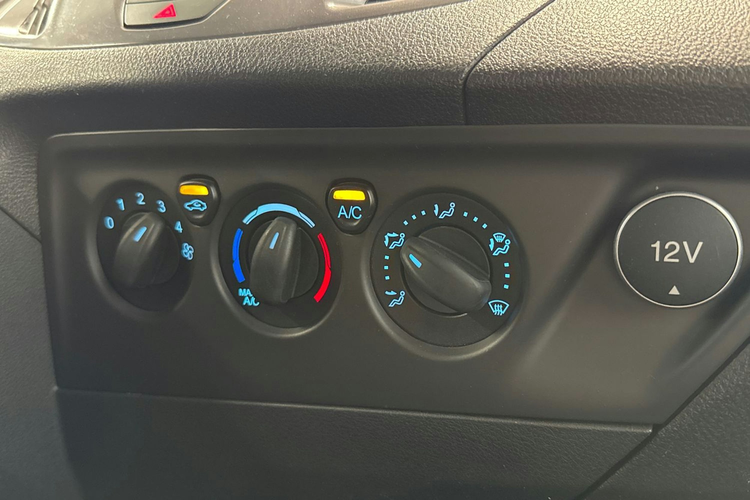 valkoinen Ford Transit Custom 2018 kuva 18.