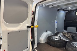 valkoinen Ford Transit Custom 2018 kuva 20.