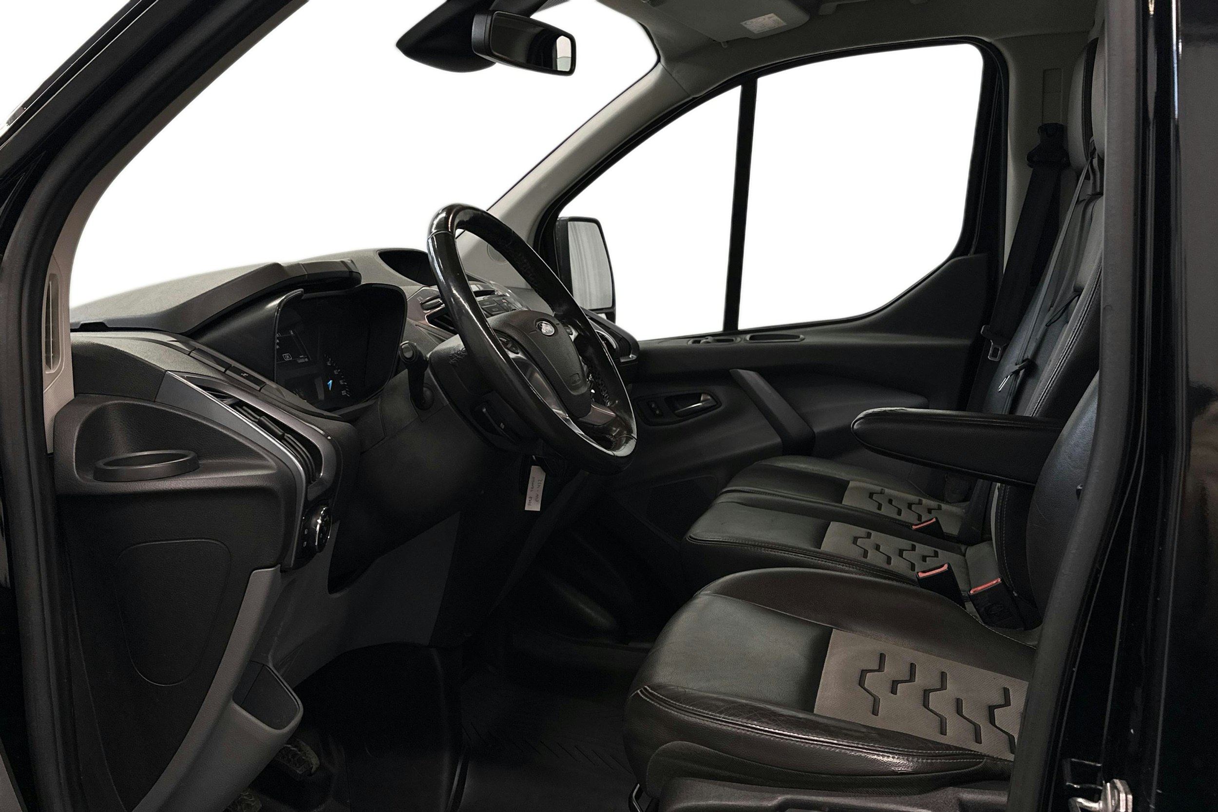 musta Ford Transit Custom 2018 kuva 7.