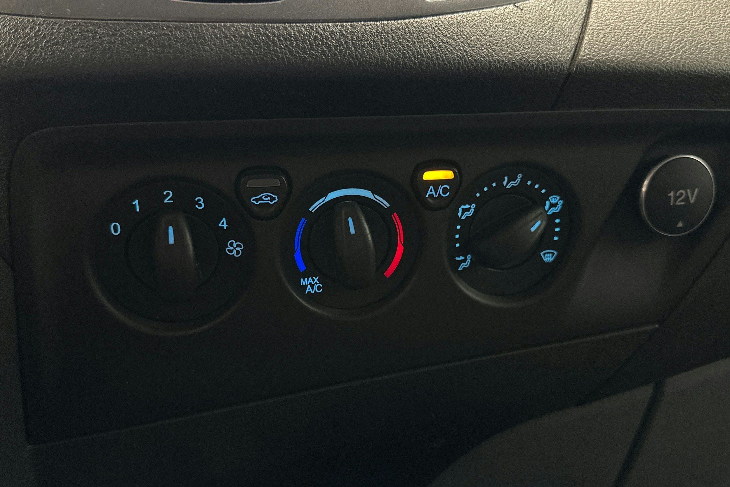 musta Ford Transit Custom 2018 kuva 17.