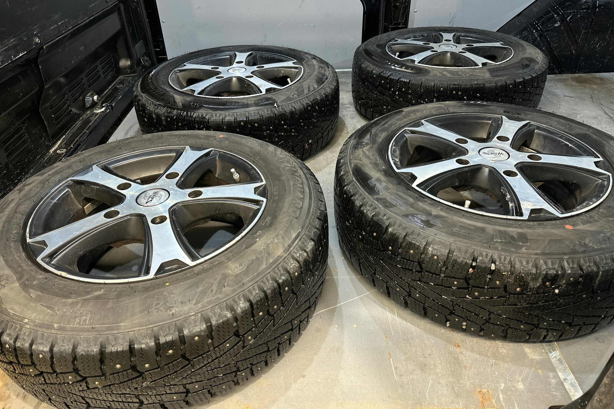 musta Ford Transit Custom 2018 kuva 26.