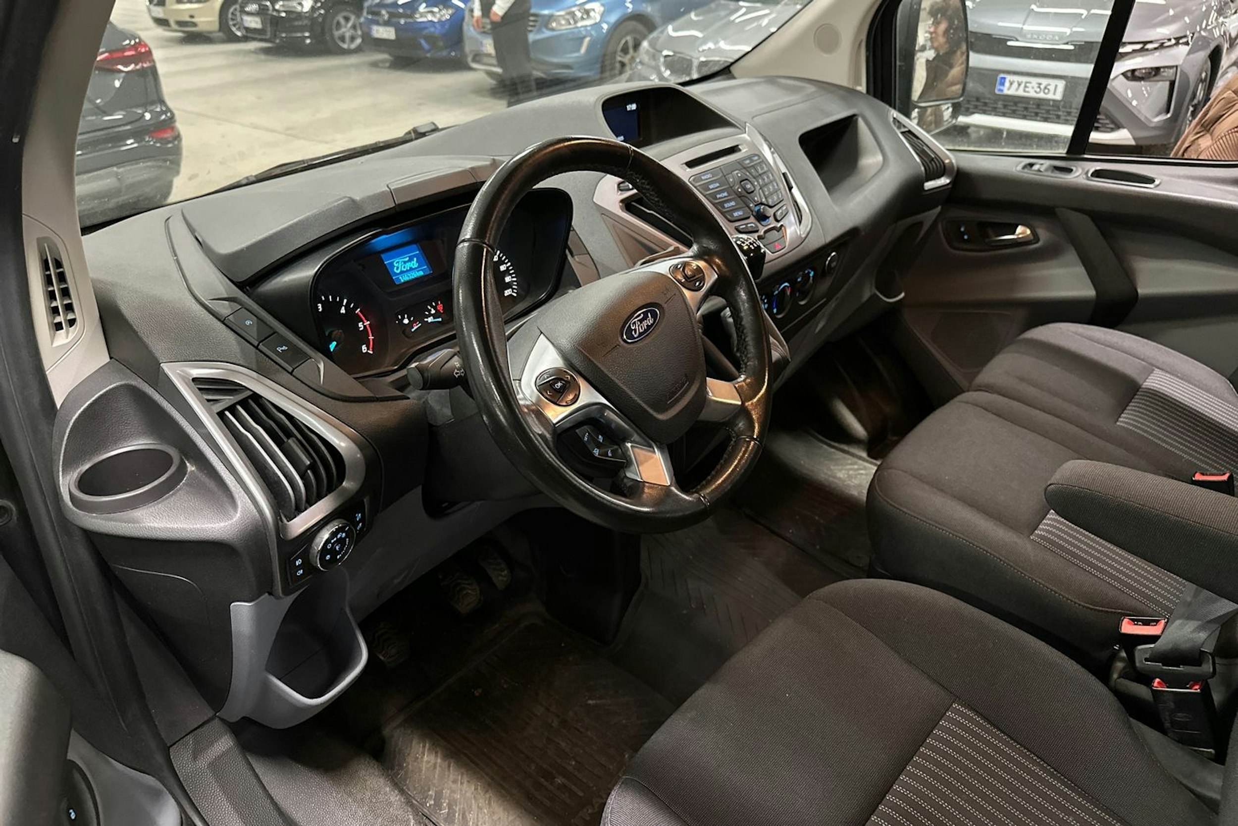 harmaa Ford Transit Custom 2018 kuva 3.