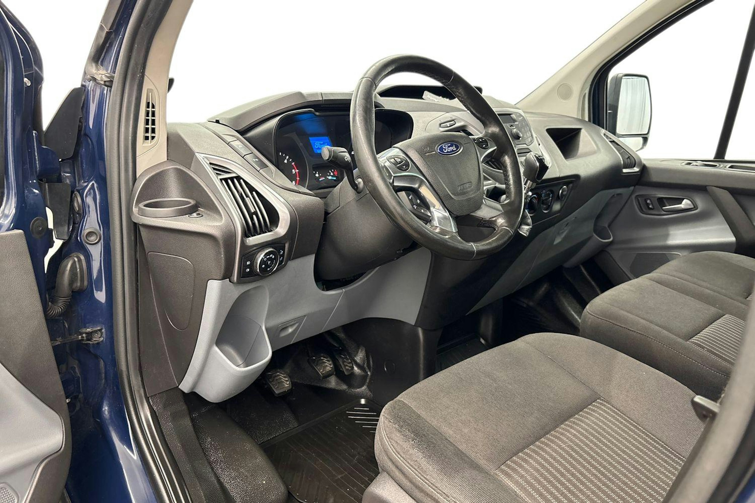sininen Ford Transit Custom 2018 kuva 7.