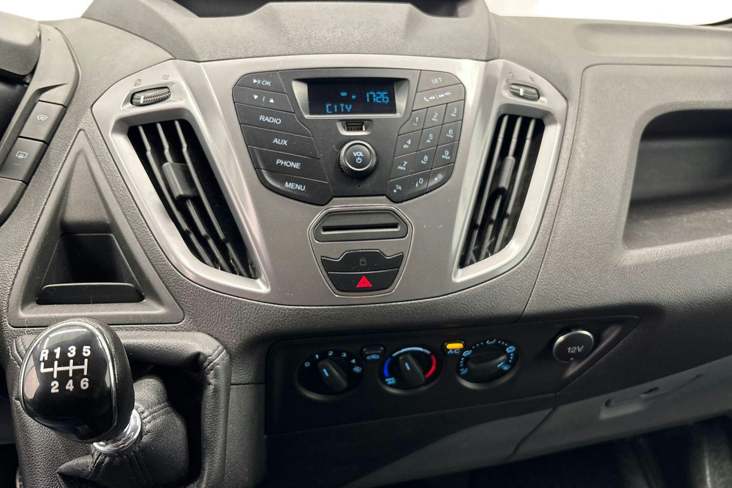 sininen Ford Transit Custom 2018 kuva 9.