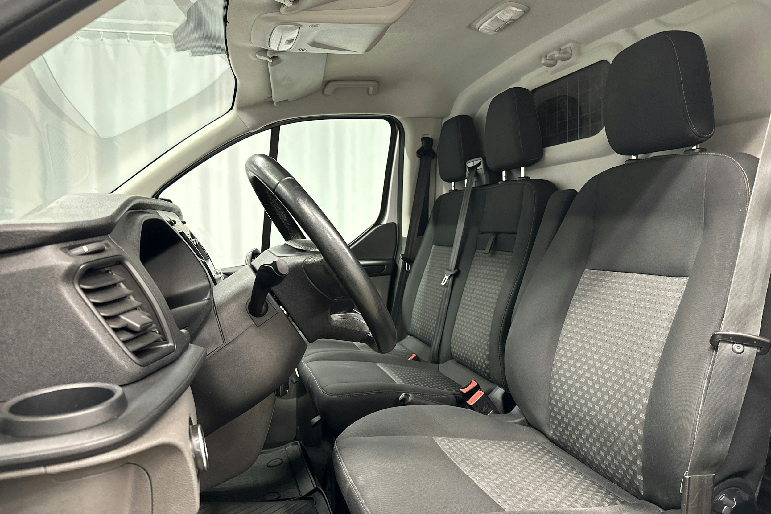 hopea Ford Transit Custom 2018 kuva 11.