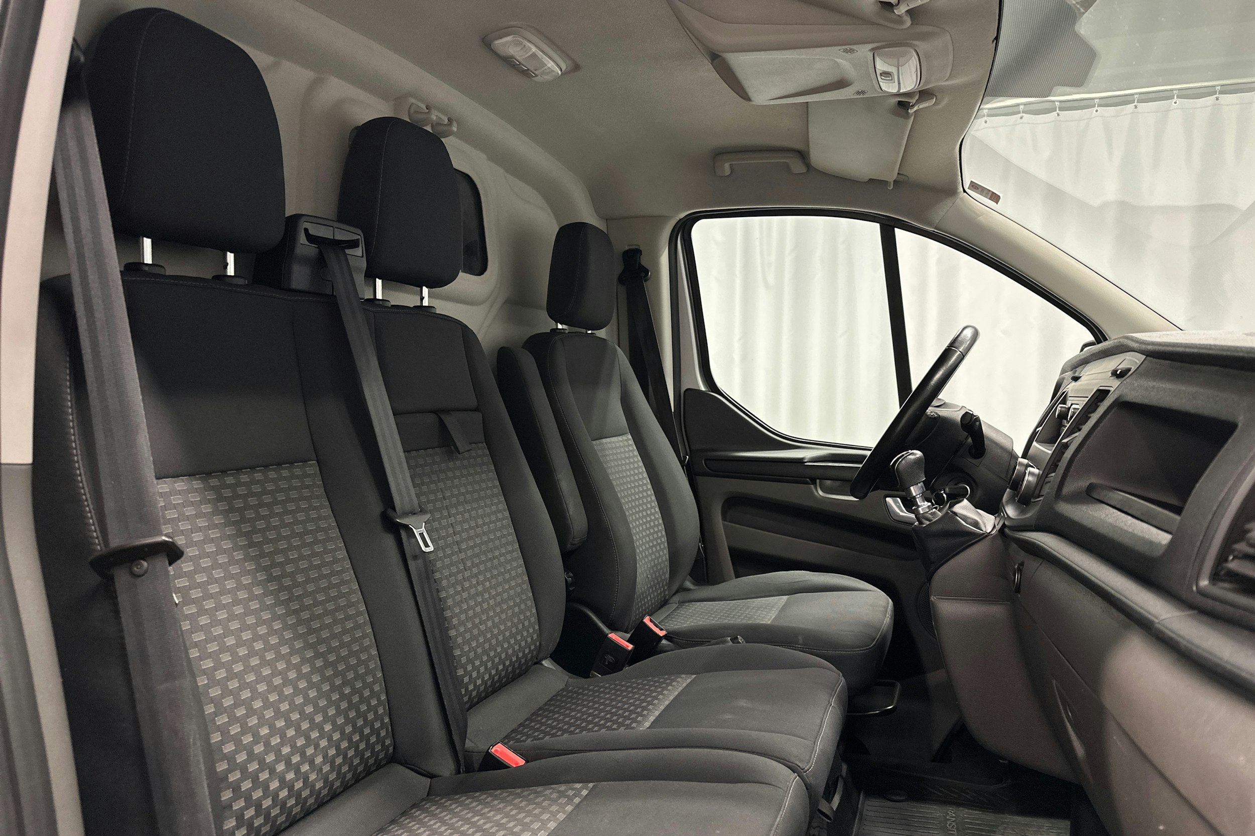 hopea Ford Transit Custom 2018 kuva 13.