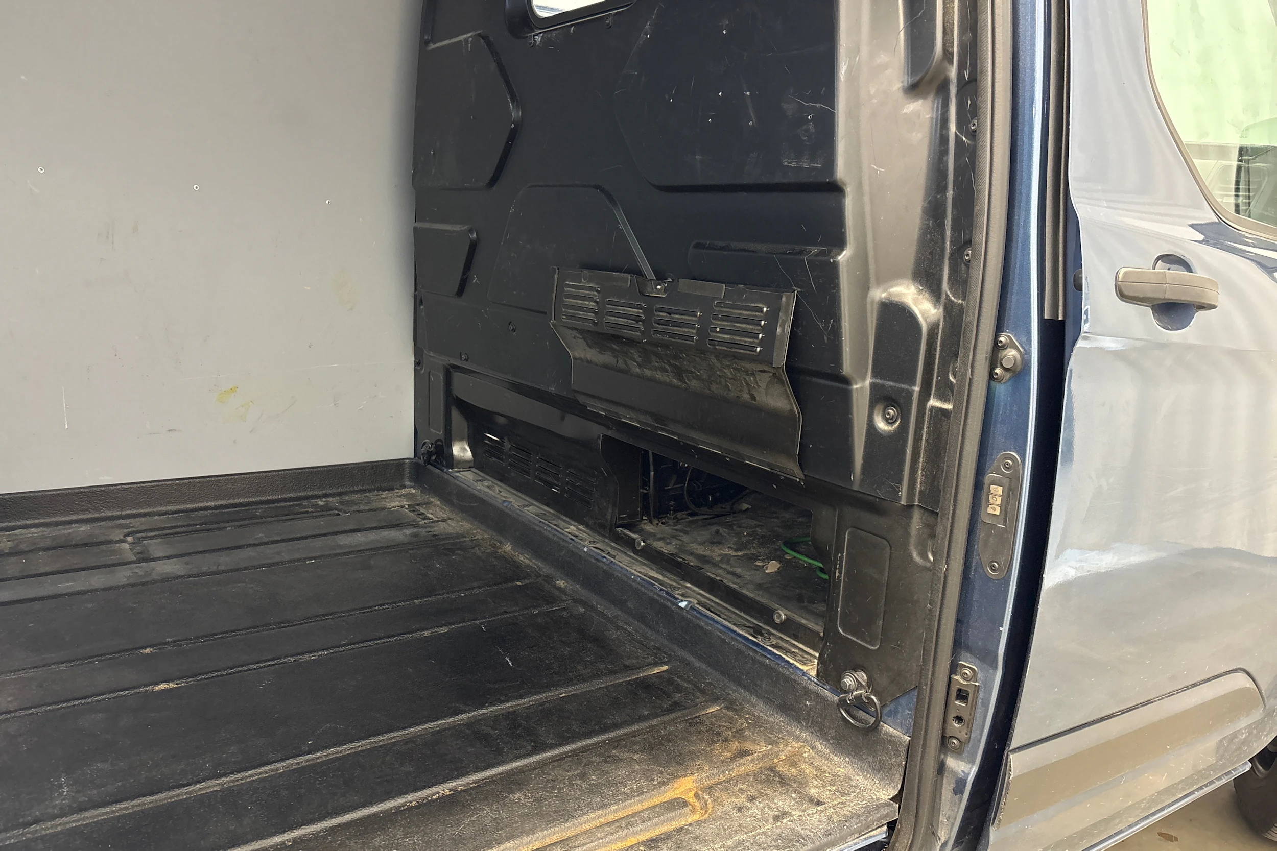 sininen Ford Transit Custom 2018 kuva 13.