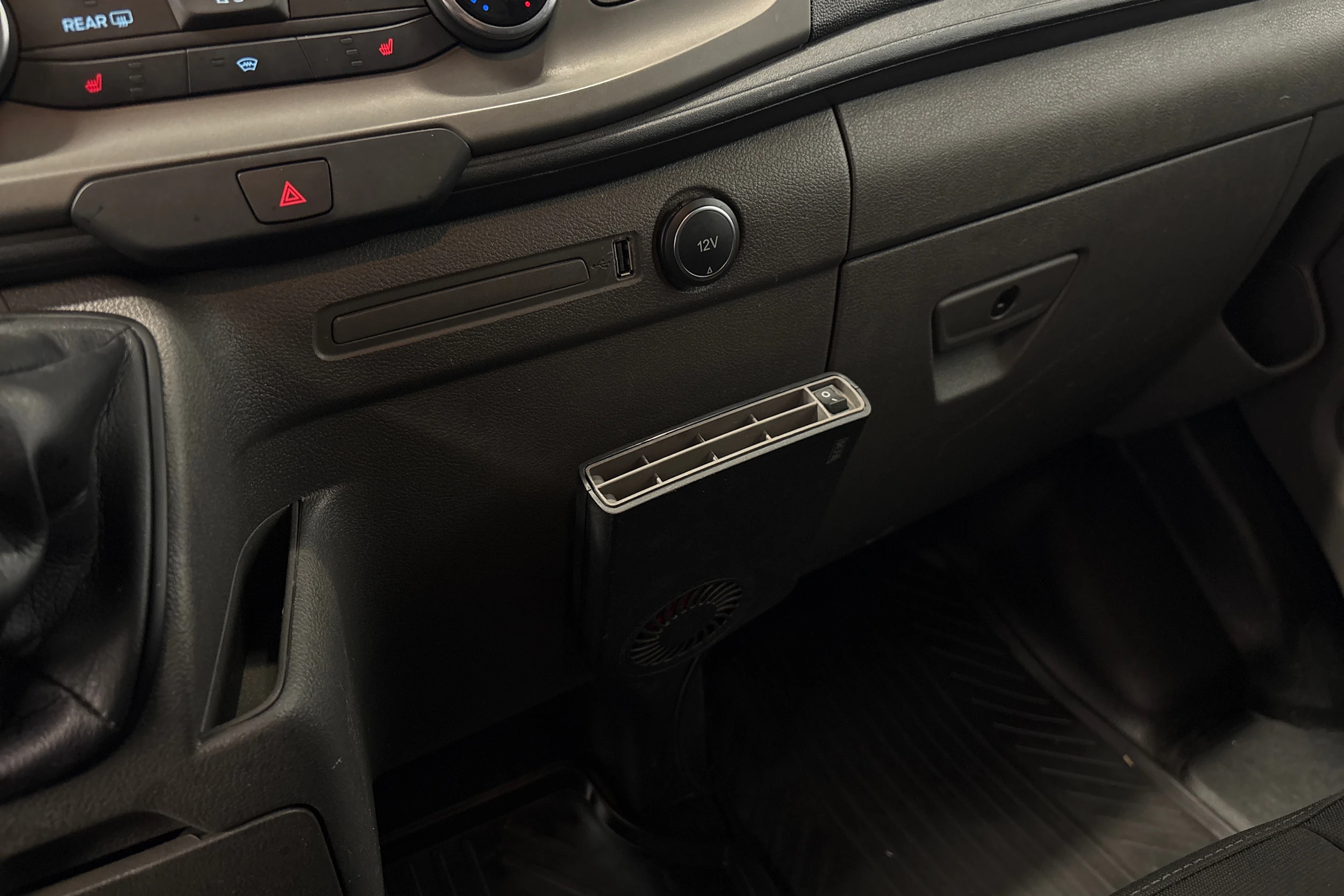 sininen Ford Transit Custom 2018 kuva 19.