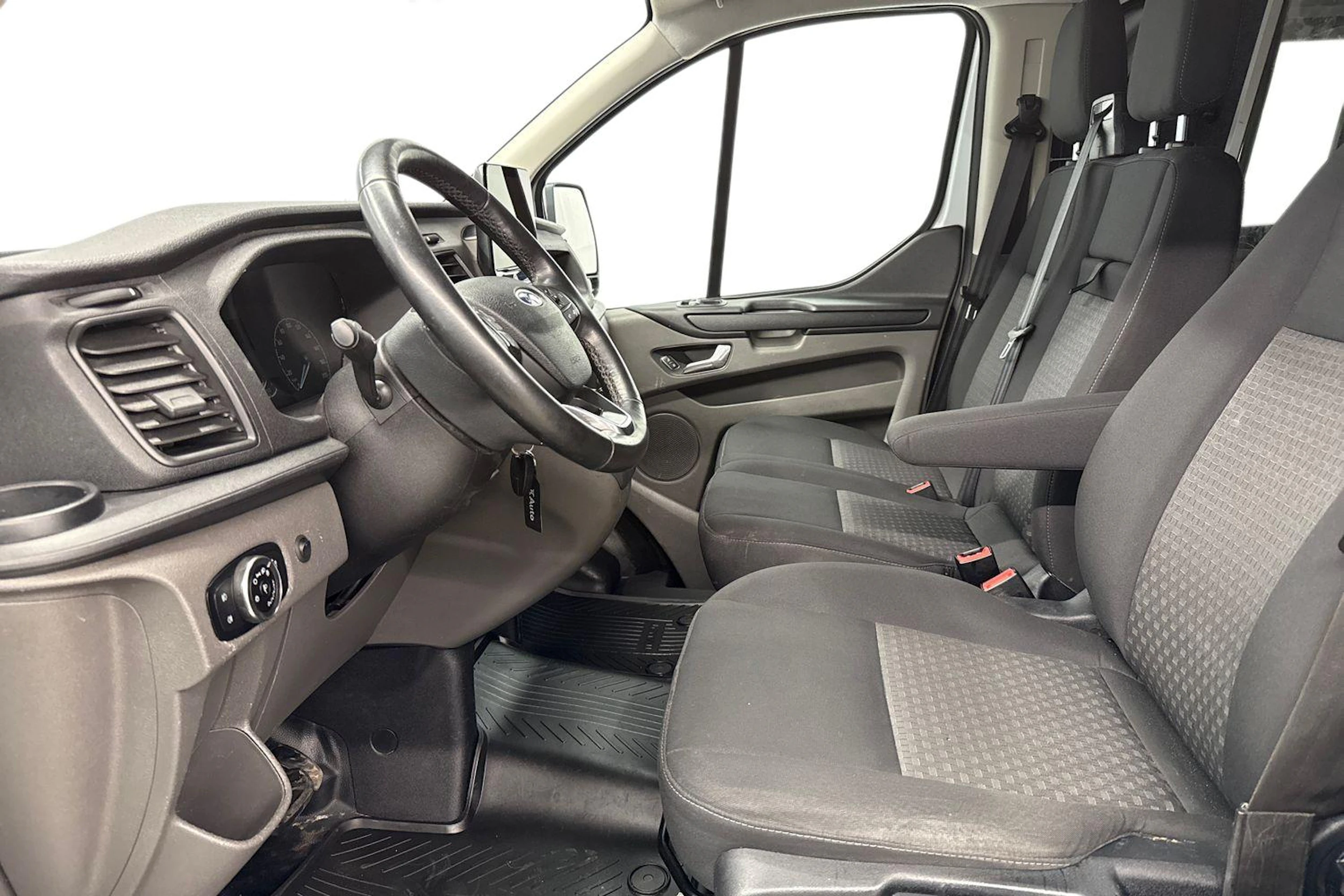 valkoinen Ford Transit Custom 2018 kuva 6.