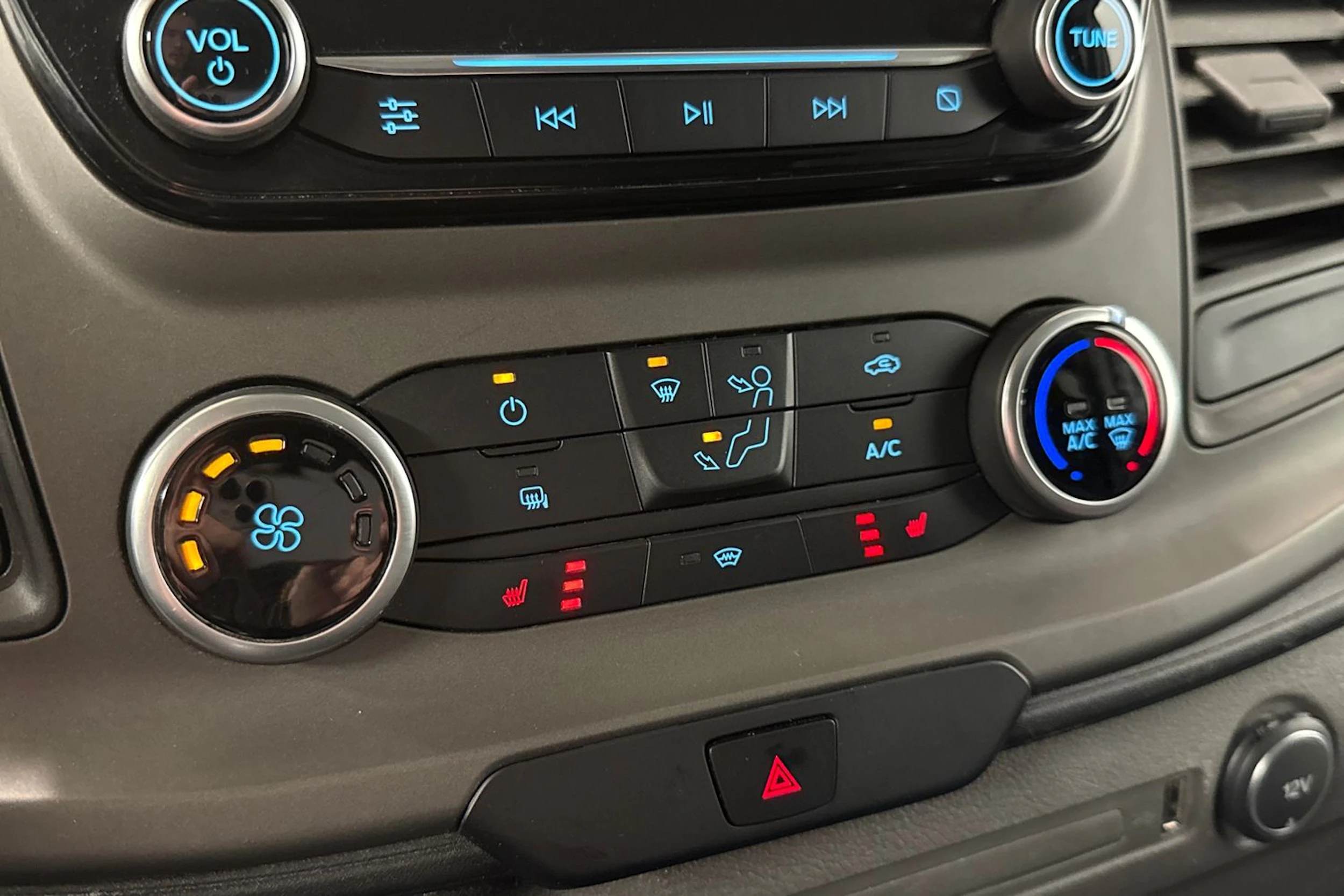 valkoinen Ford Transit Custom 2018 kuva 18.