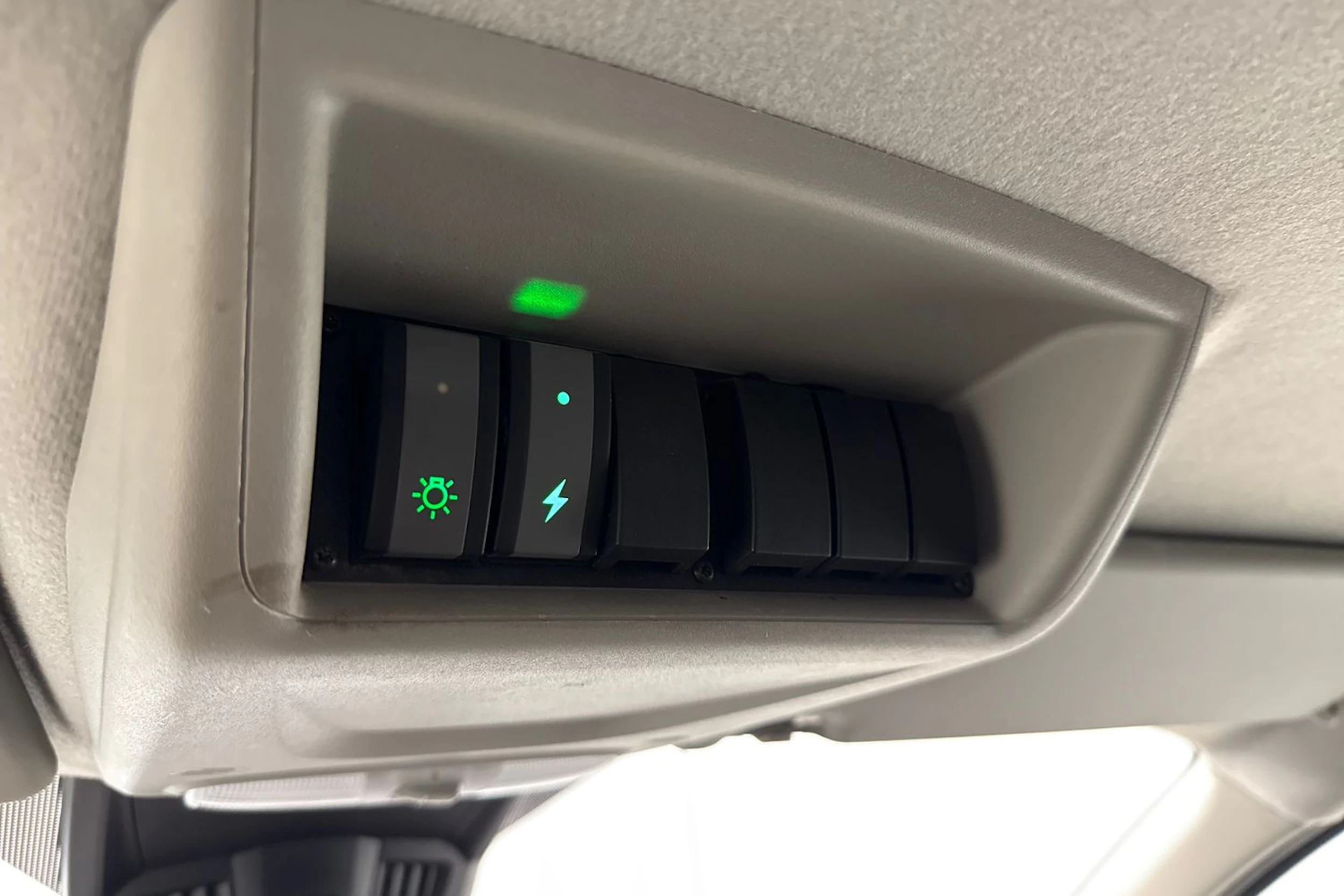 valkoinen Ford Transit Custom 2018 kuva 20.