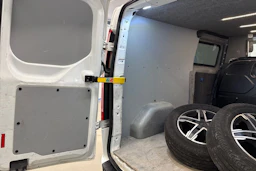 valkoinen Ford Transit Custom 2018 kuva 23.