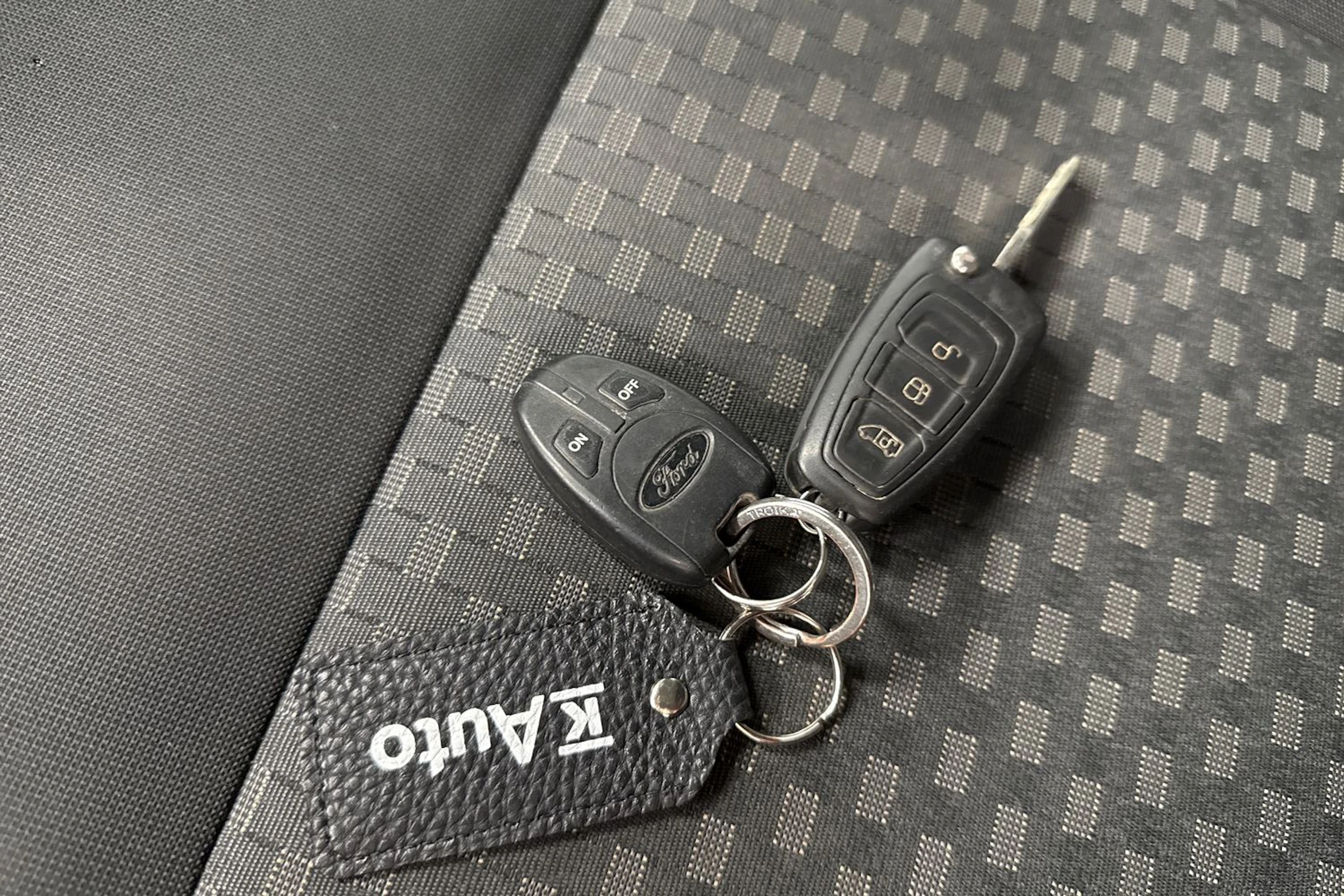 valkoinen Ford Transit Custom 2018 kuva 26.