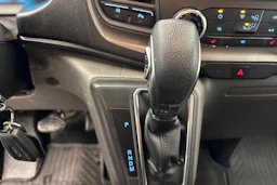 valkoinen Ford Transit Custom 2018 kuva 16.