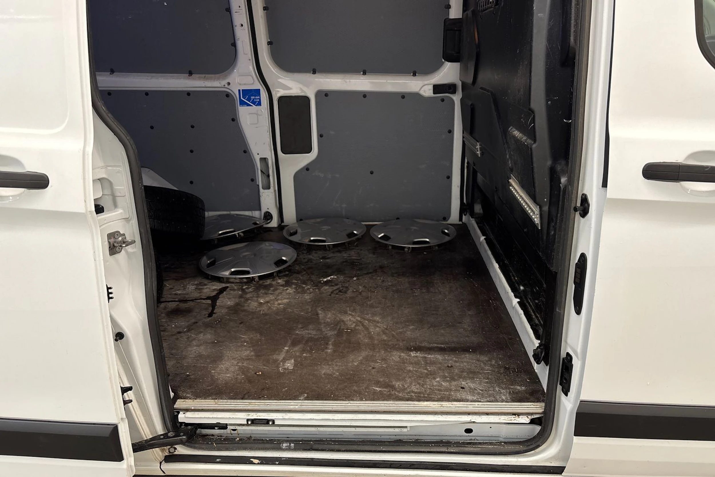 valkoinen Ford Transit Custom 2018 kuva 21.