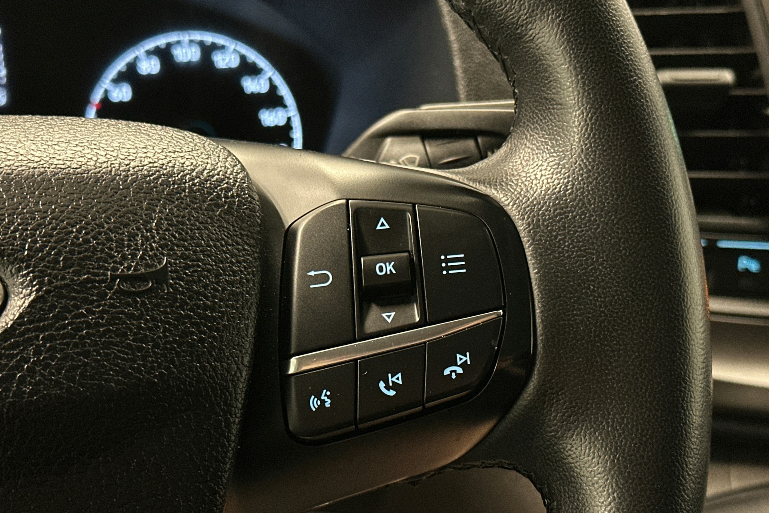 valkoinen Ford Transit Custom 2018 kuva 16.